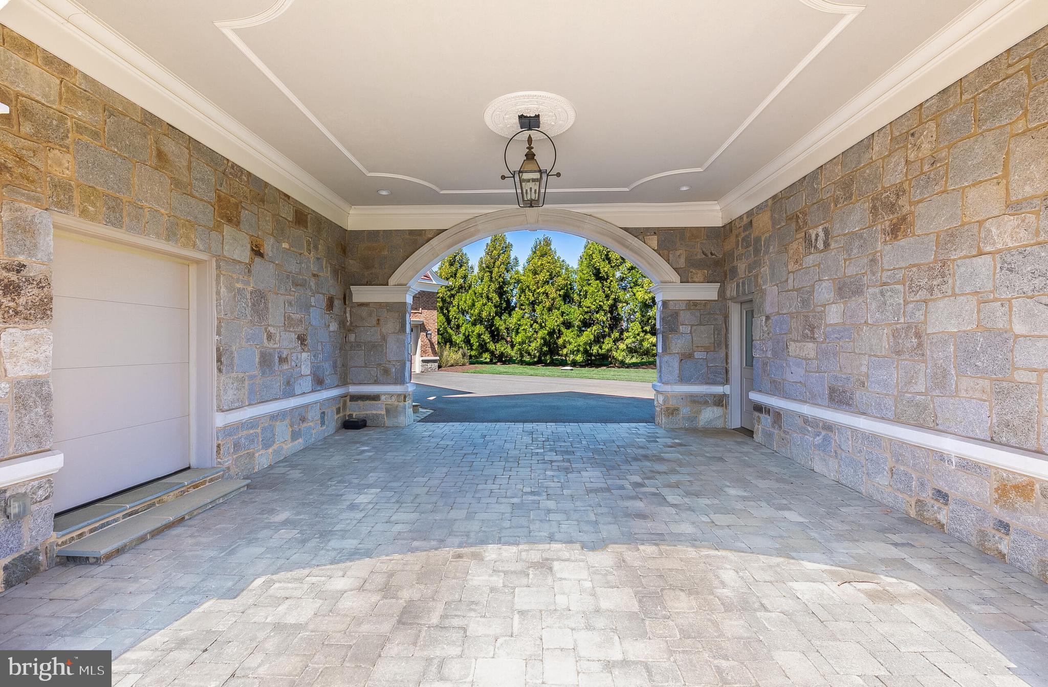 ESTATES @ CREIGHTON FARM - Residential