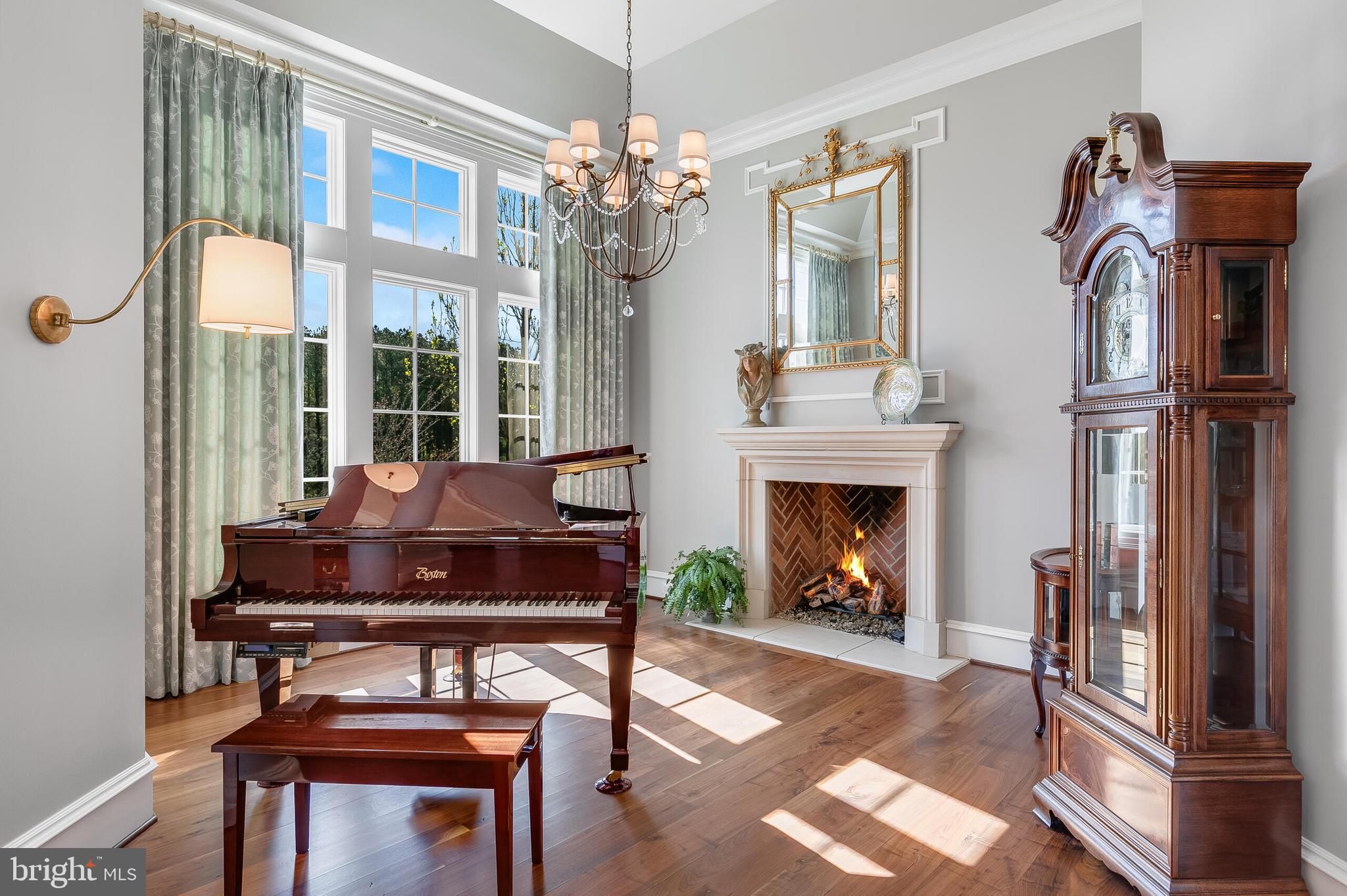 ESTATES @ CREIGHTON FARM - Residential