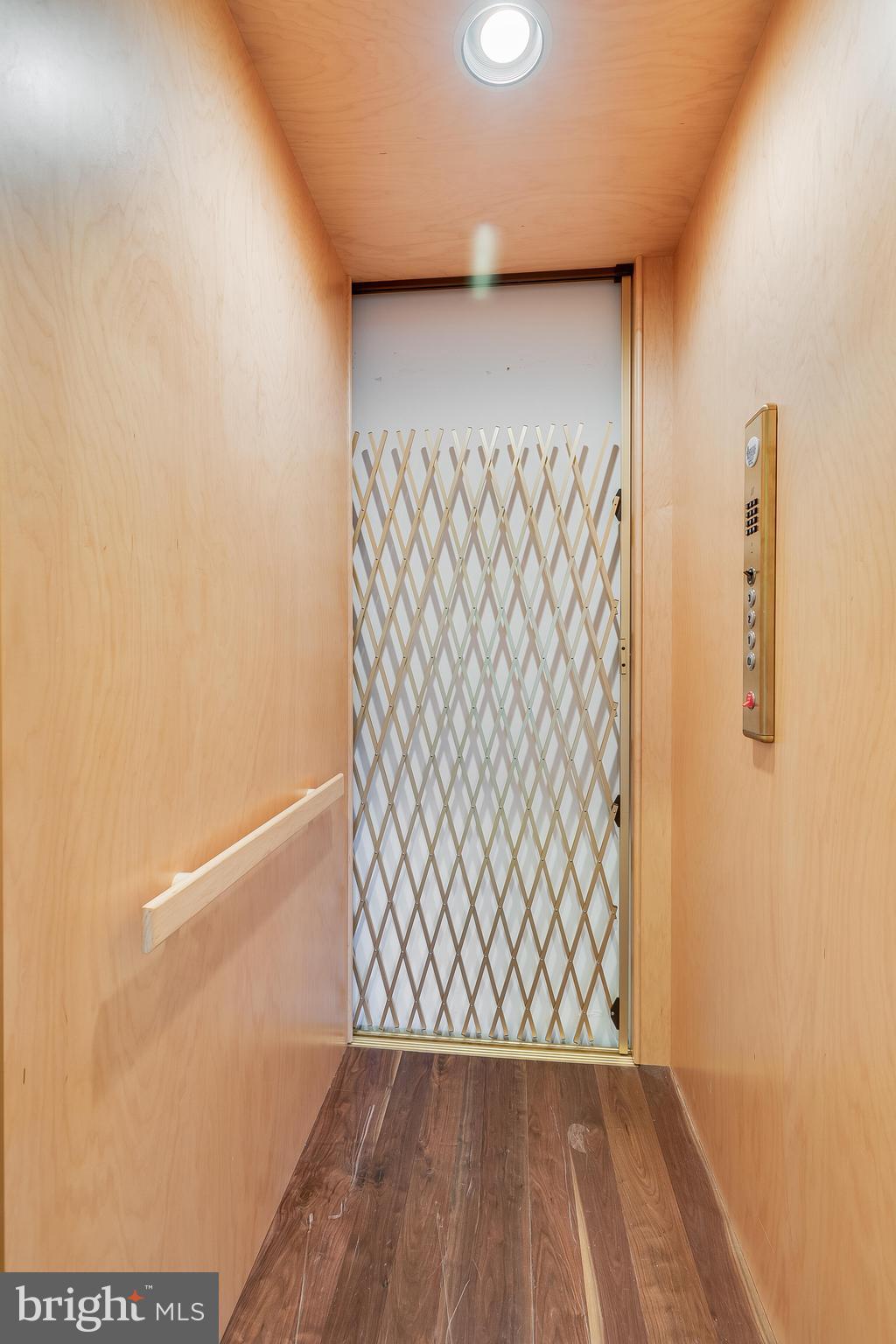 ESTATES @ CREIGHTON FARM - Residential