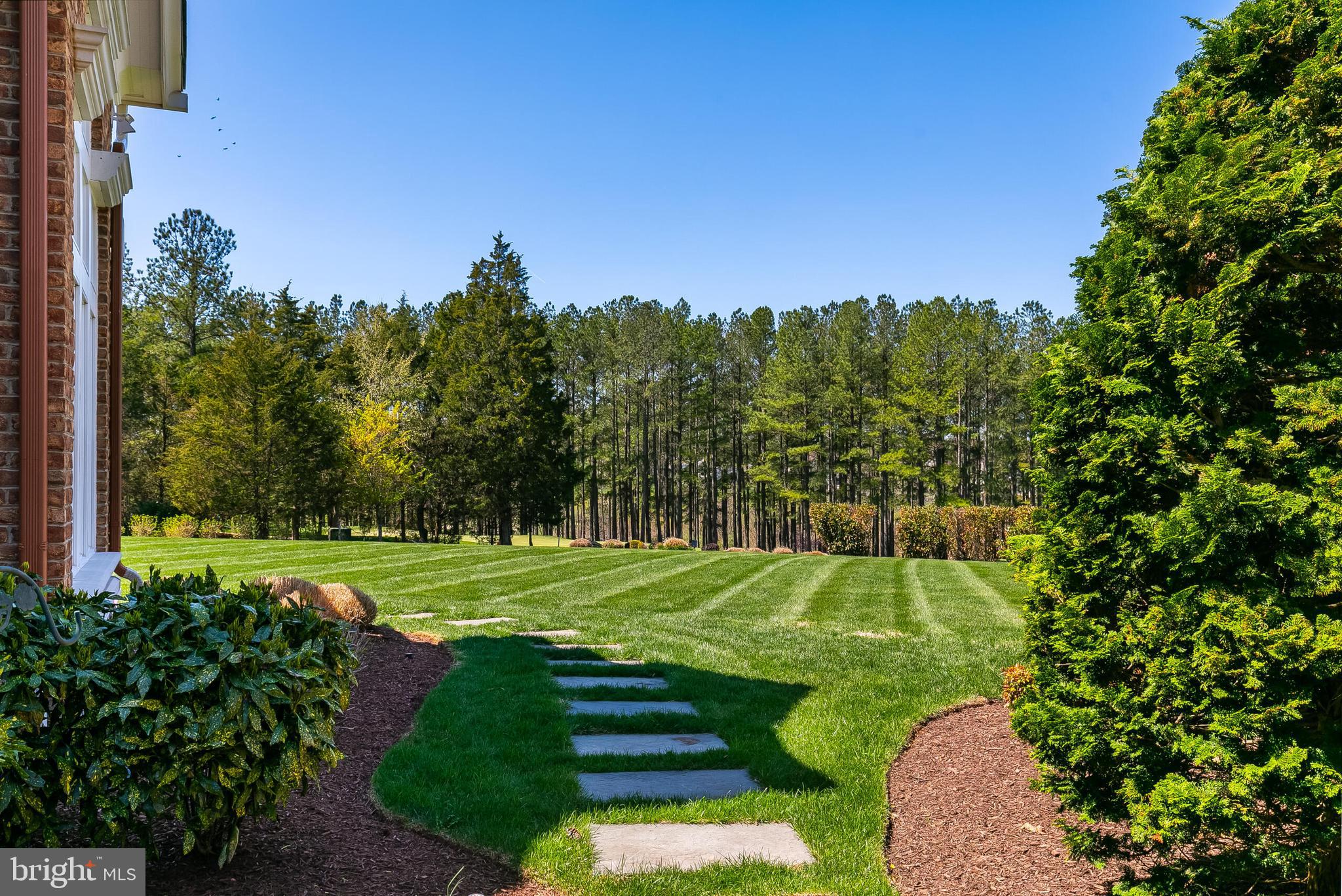 ESTATES @ CREIGHTON FARM - Residential