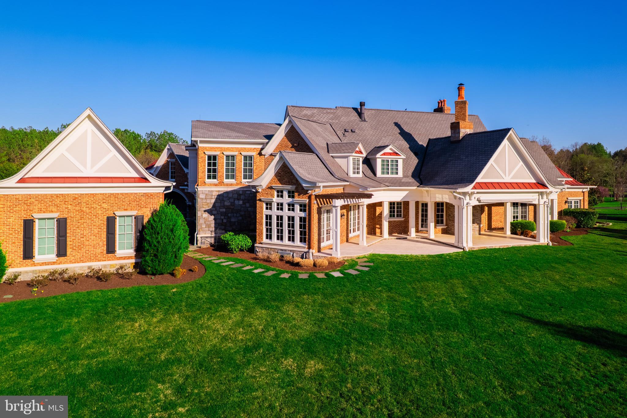 ESTATES @ CREIGHTON FARM - Residential