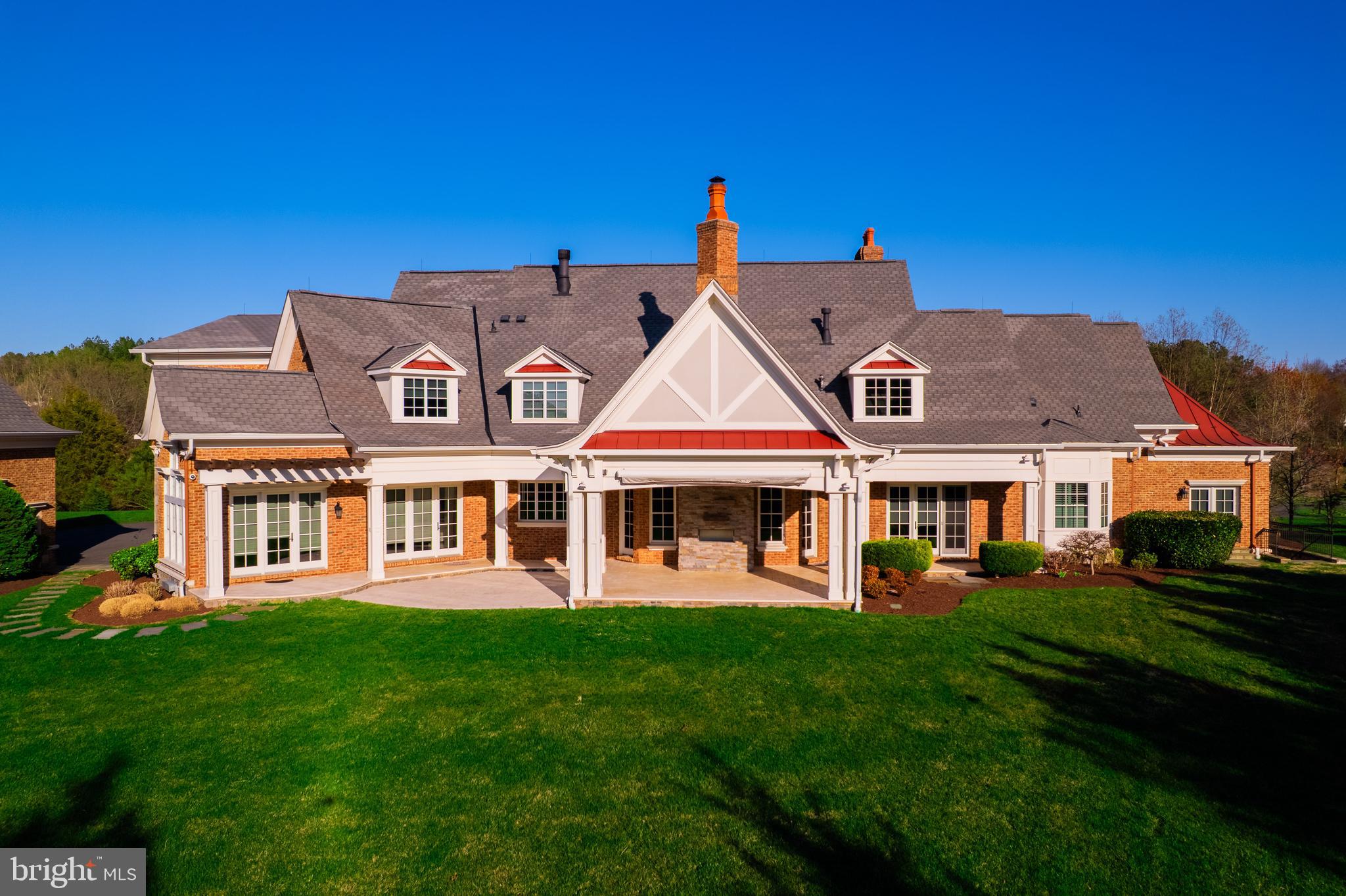 ESTATES @ CREIGHTON FARM - Residential