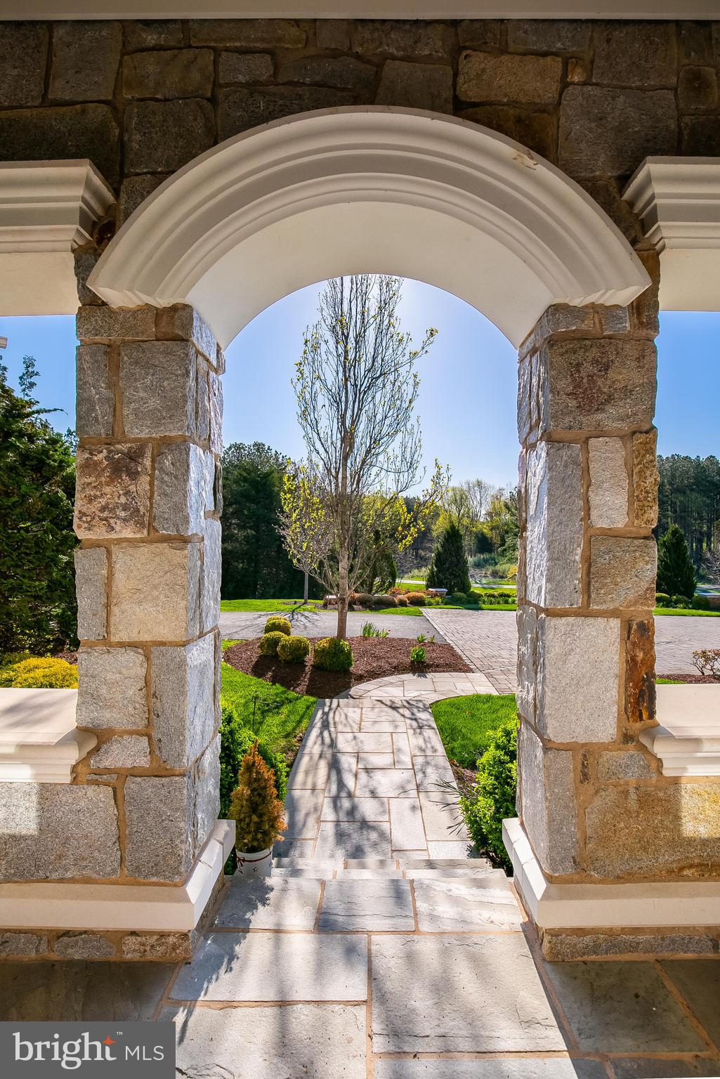 ESTATES @ CREIGHTON FARM - Residential