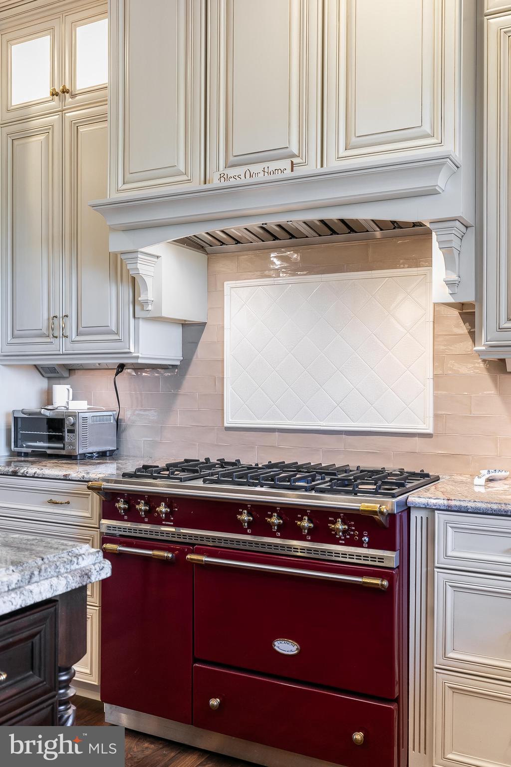 ESTATES @ CREIGHTON FARM - Residential