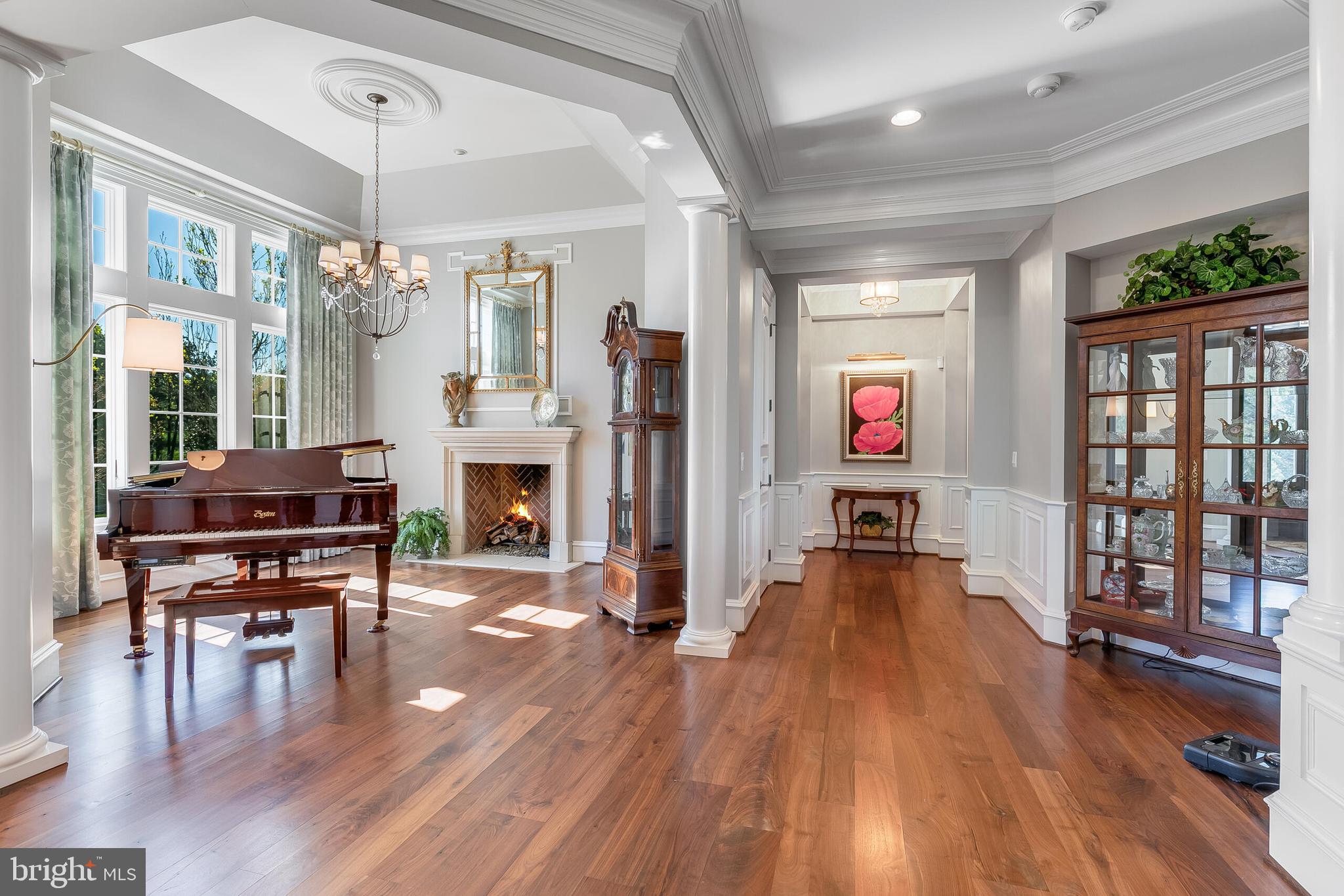 ESTATES @ CREIGHTON FARM - Residential