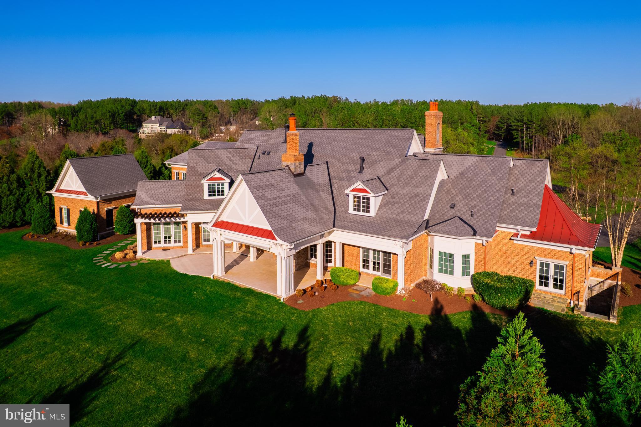 ESTATES @ CREIGHTON FARM - Residential