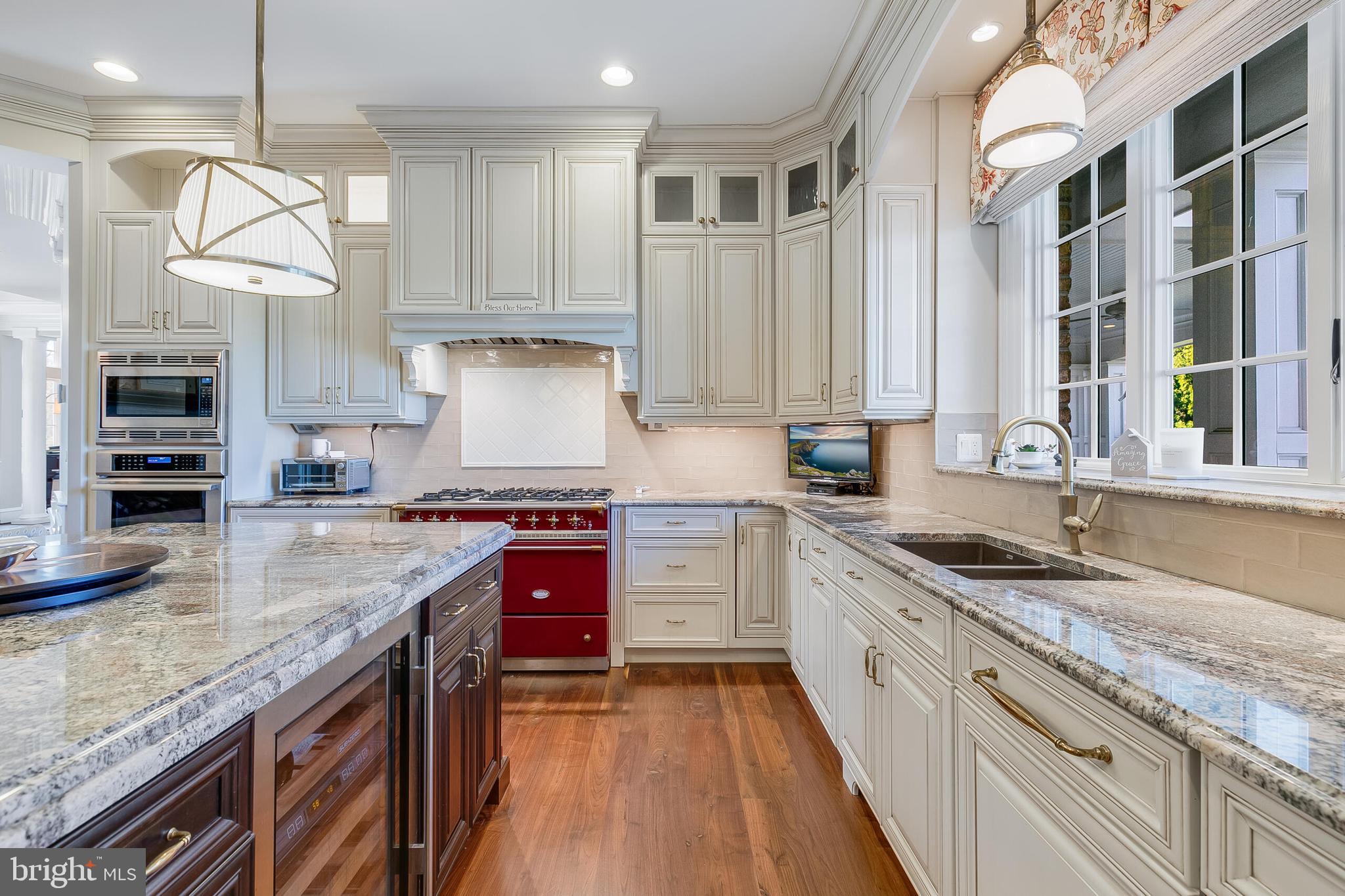 ESTATES @ CREIGHTON FARM - Residential