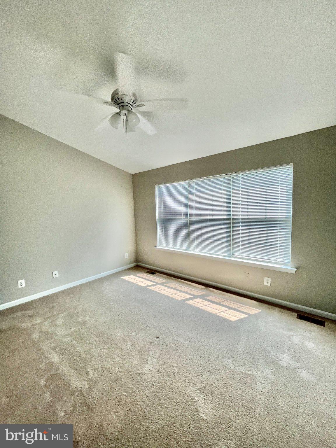 312 STALLION SQUARE NE