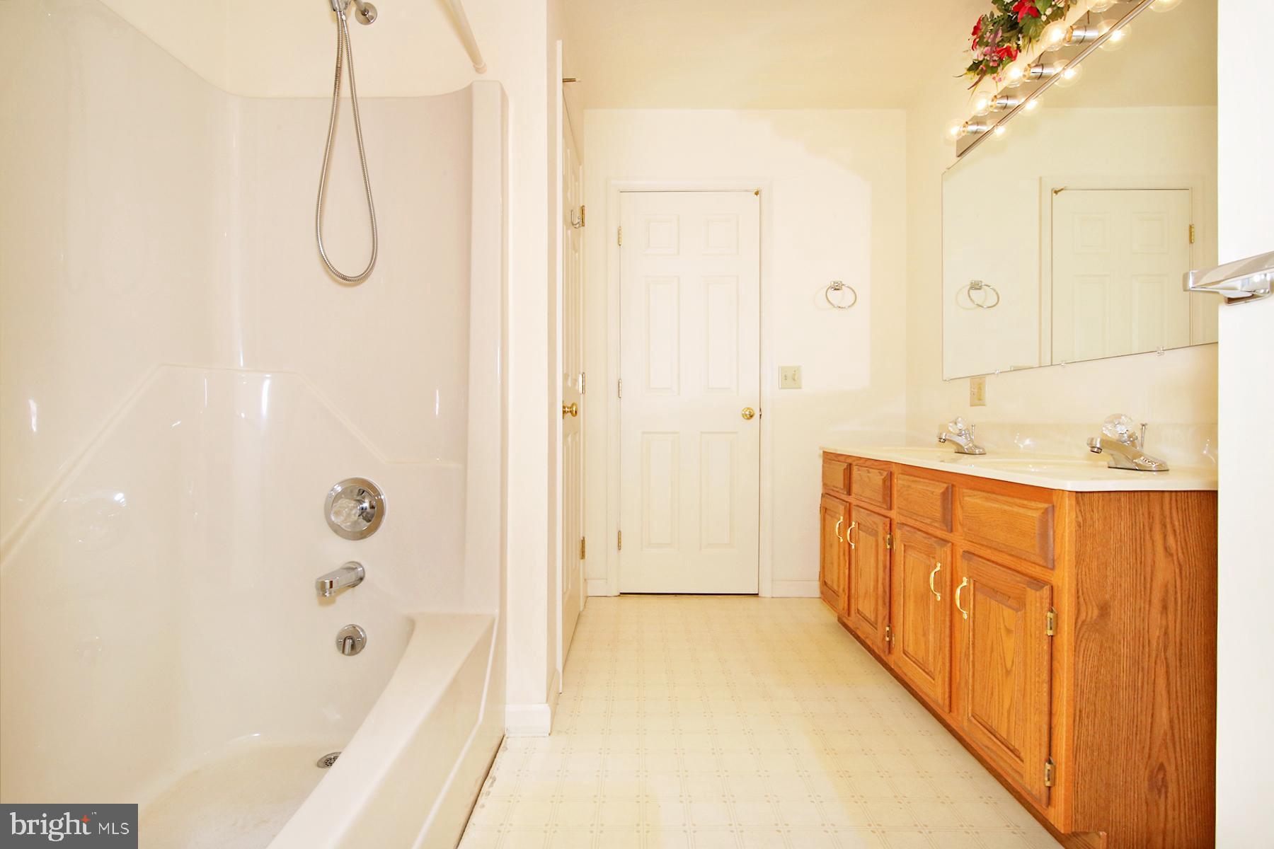 HICKORY HILLS - Residential