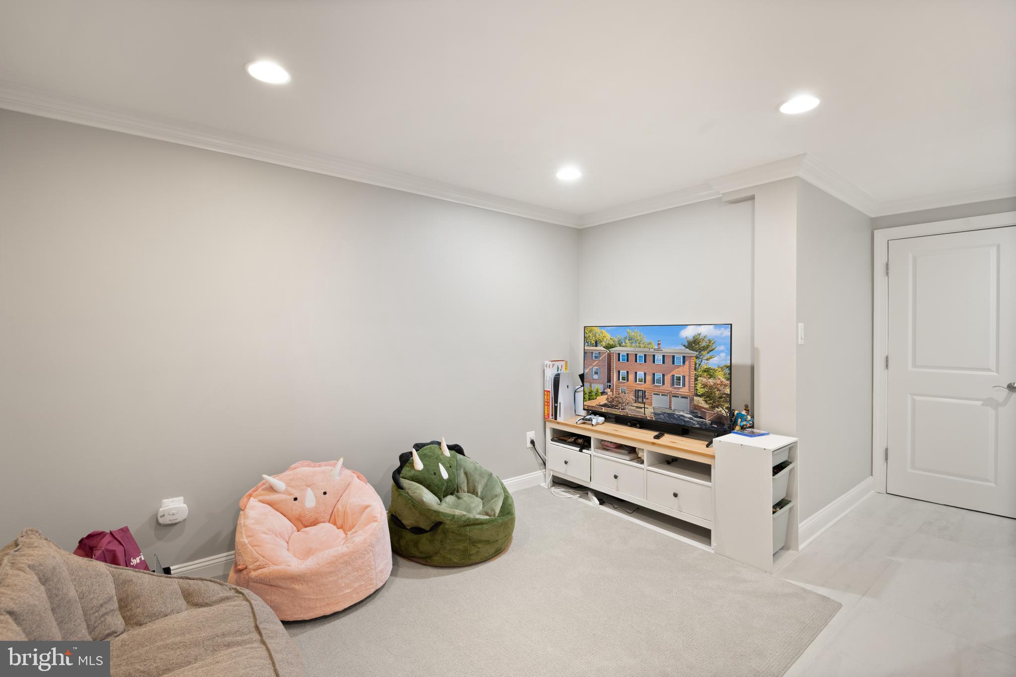 EAST GATE OF POTOMAC - Residential