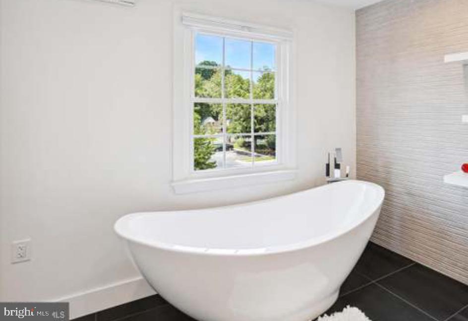 EAST GATE OF POTOMAC - Residential