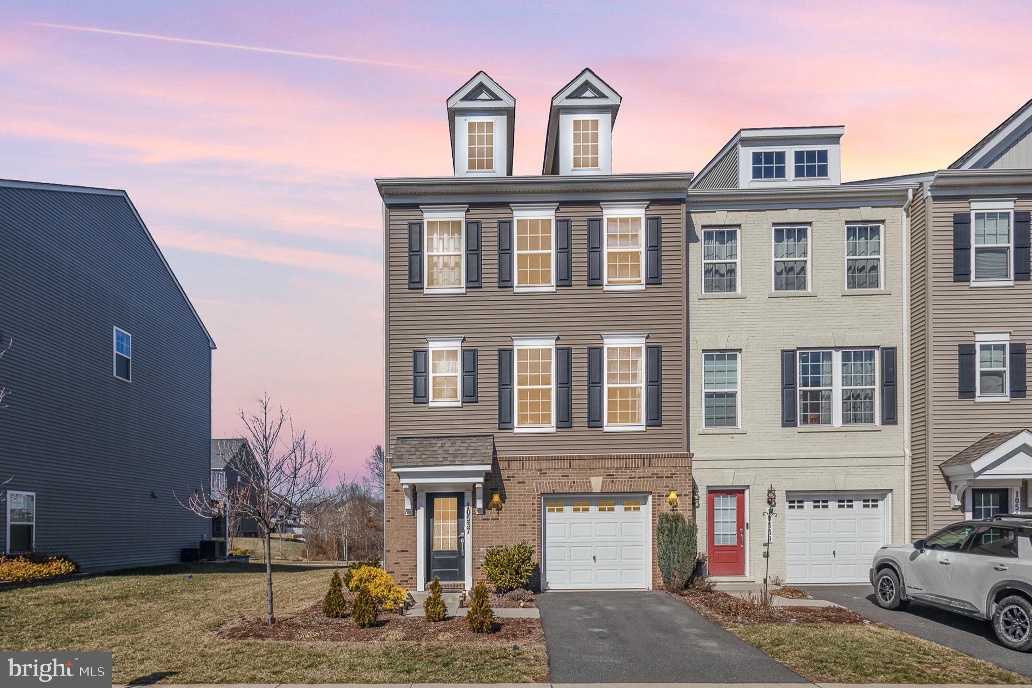 BRADLEY SQUARE - Residential