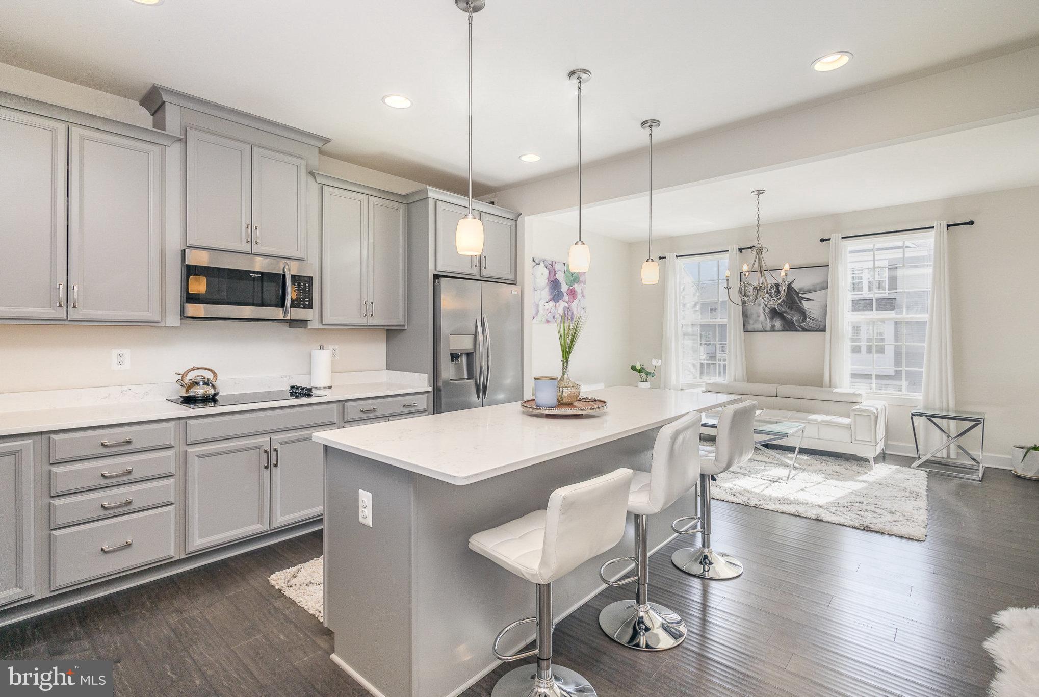 BRADLEY SQUARE - Residential