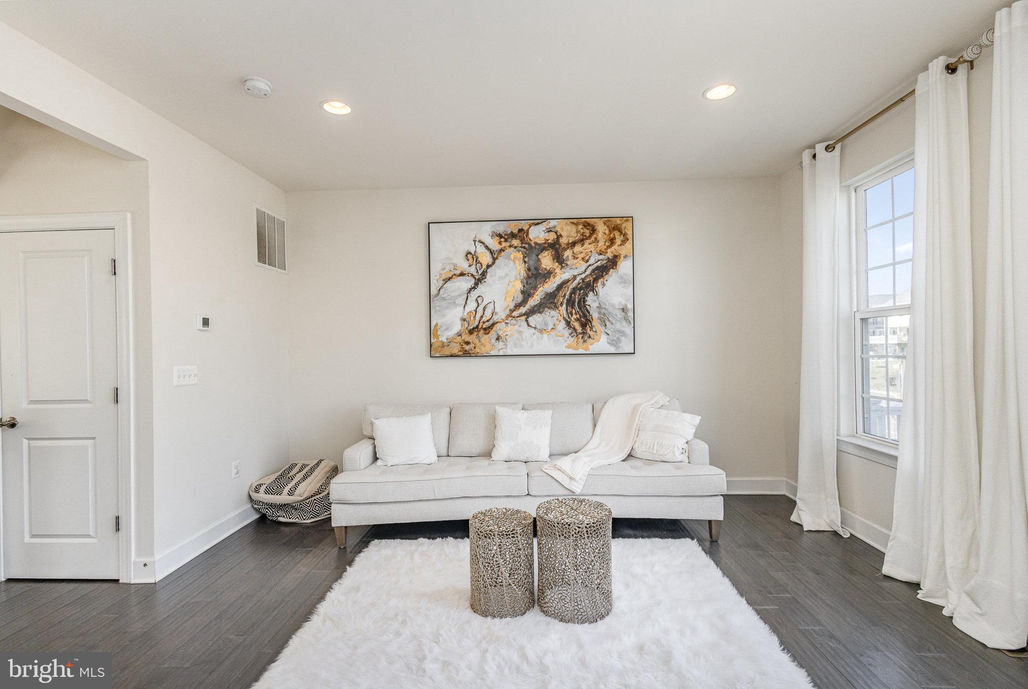 BRADLEY SQUARE - Residential