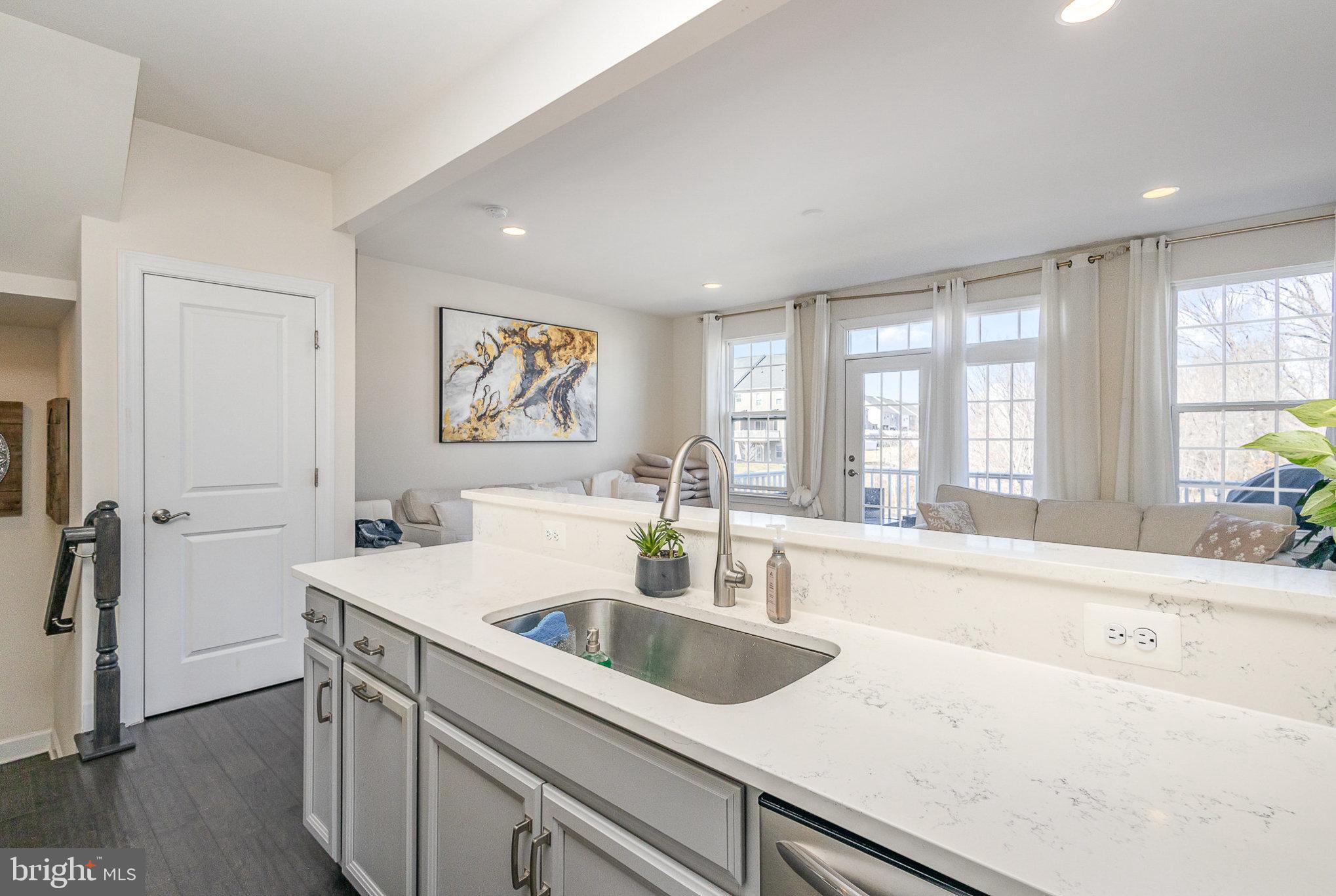 BRADLEY SQUARE - Residential