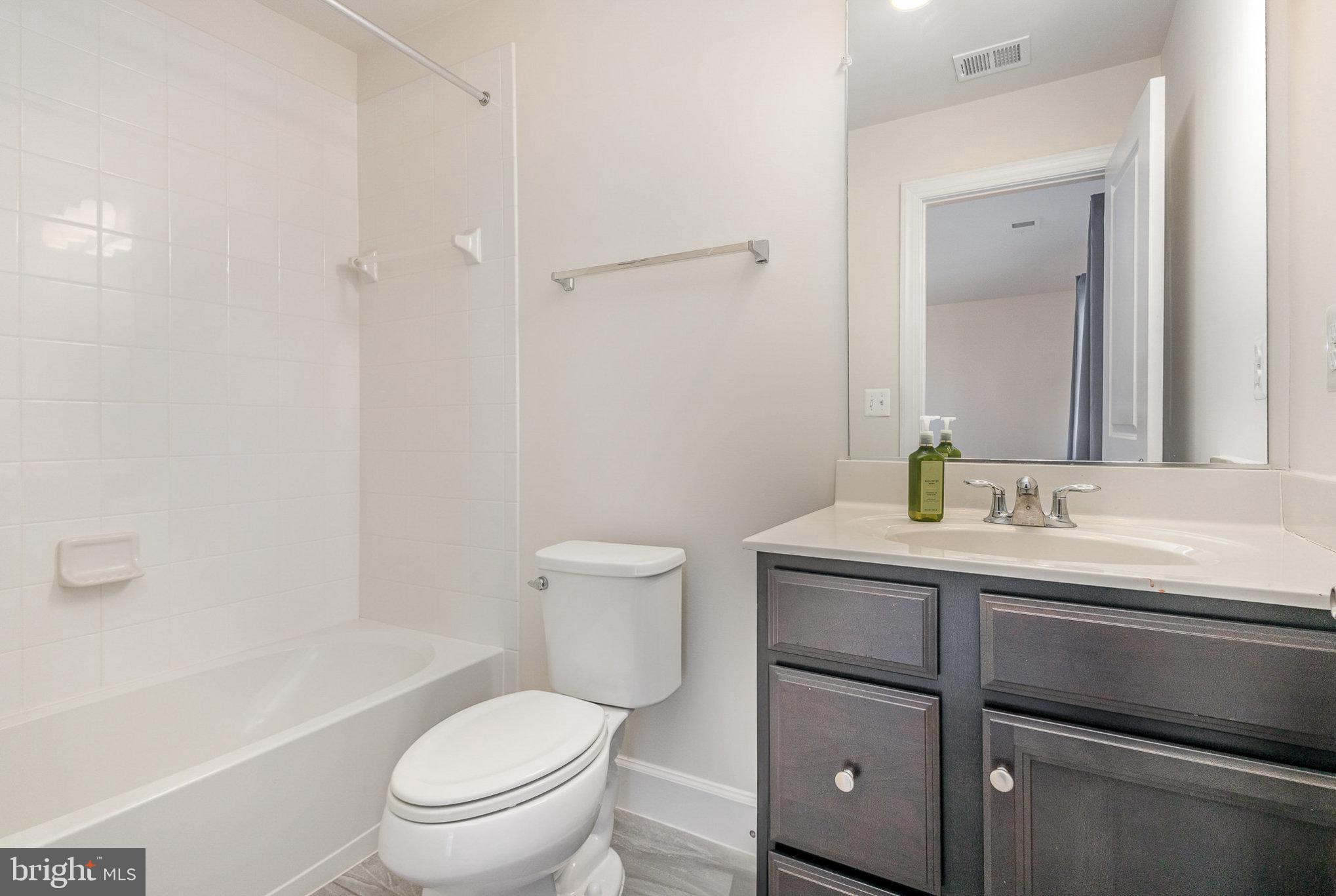 BRADLEY SQUARE - Residential