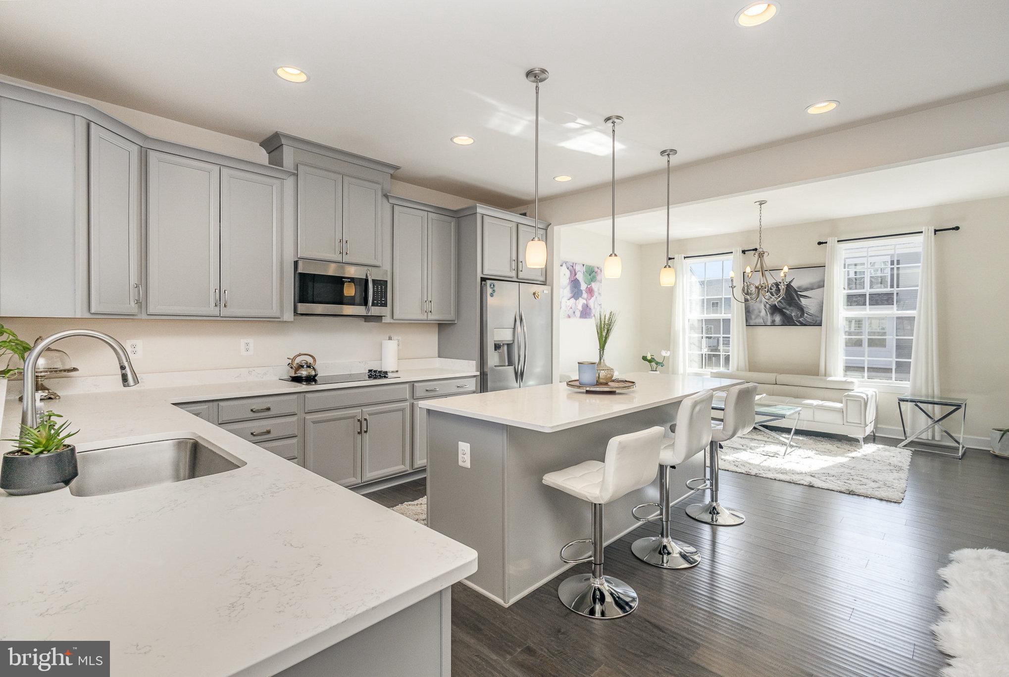 BRADLEY SQUARE - Residential