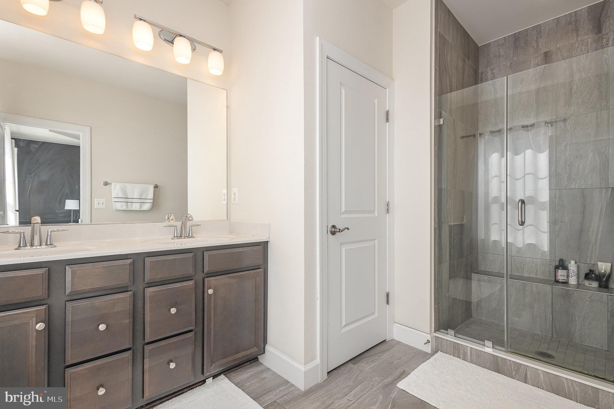 BRADLEY SQUARE - Residential