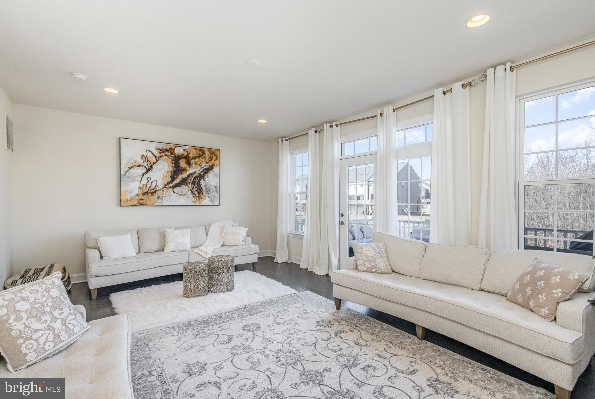 BRADLEY SQUARE - Residential