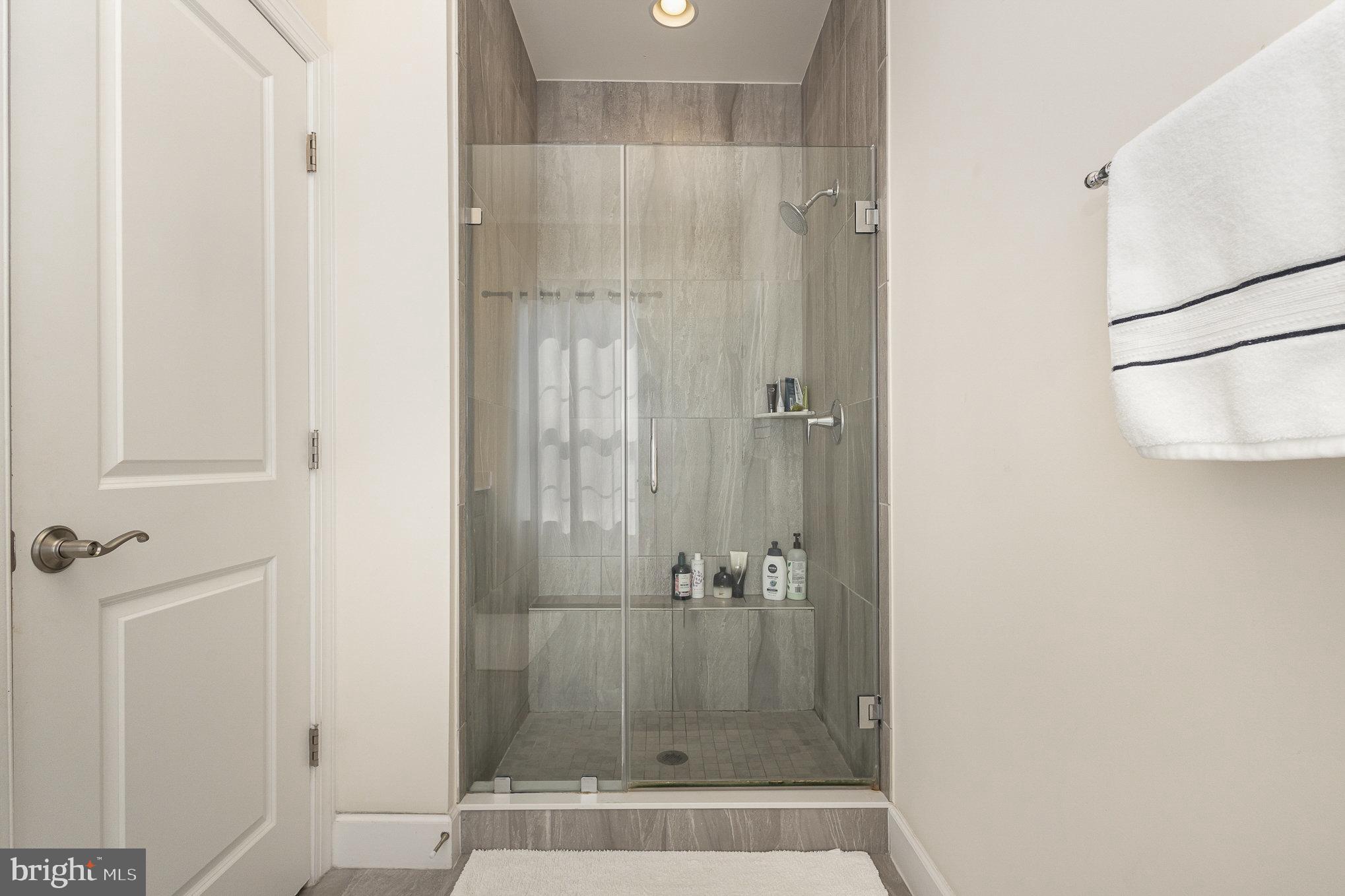 BRADLEY SQUARE - Residential