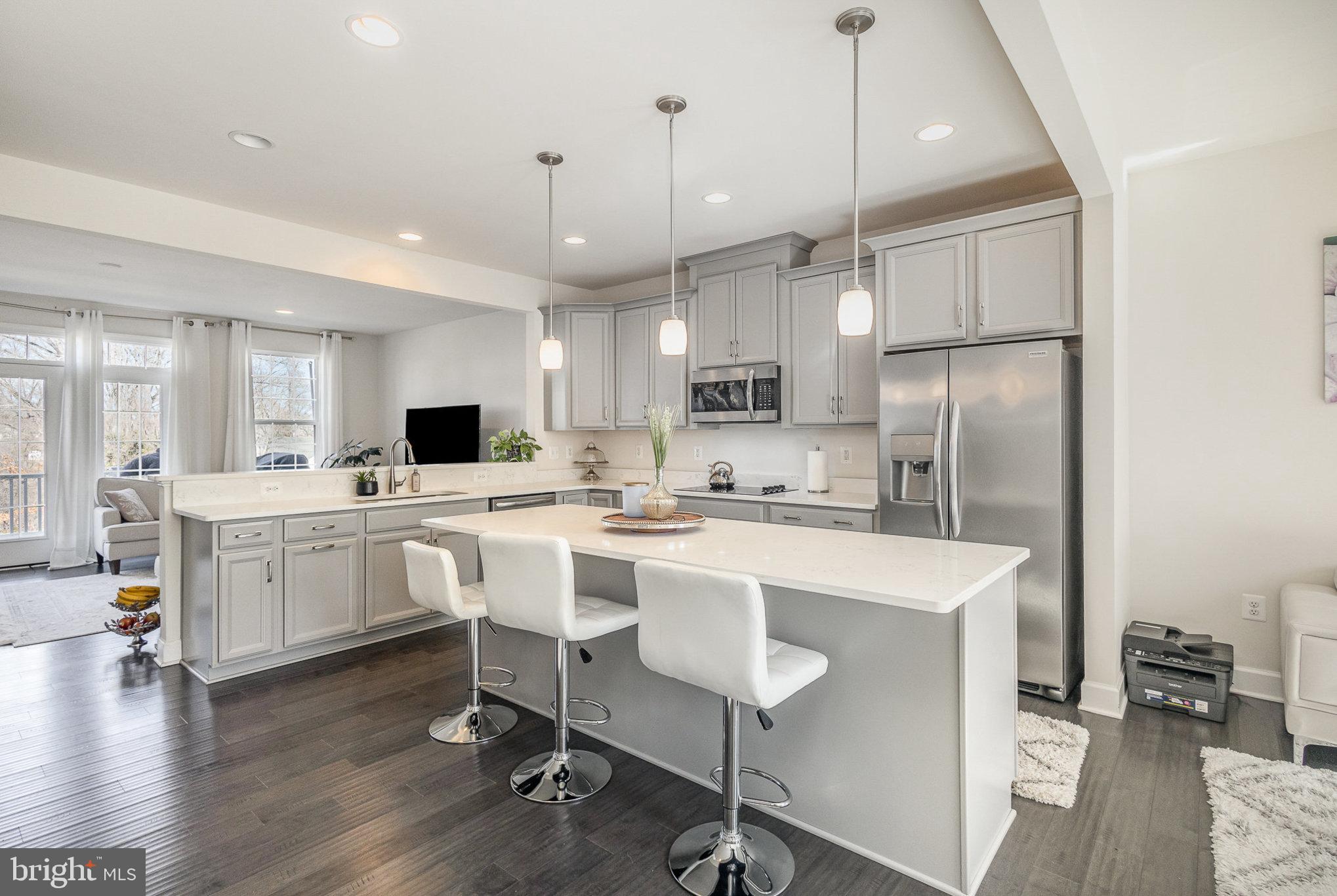 BRADLEY SQUARE - Residential