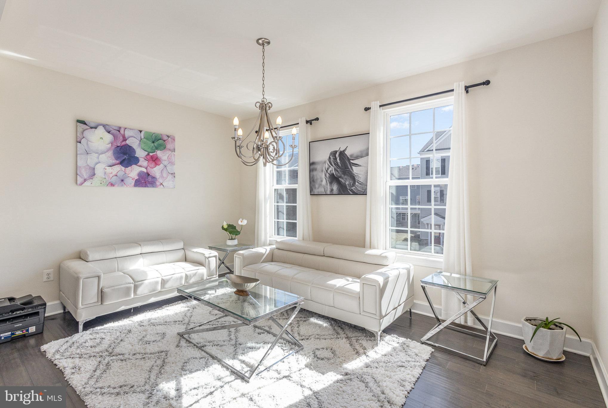 BRADLEY SQUARE - Residential