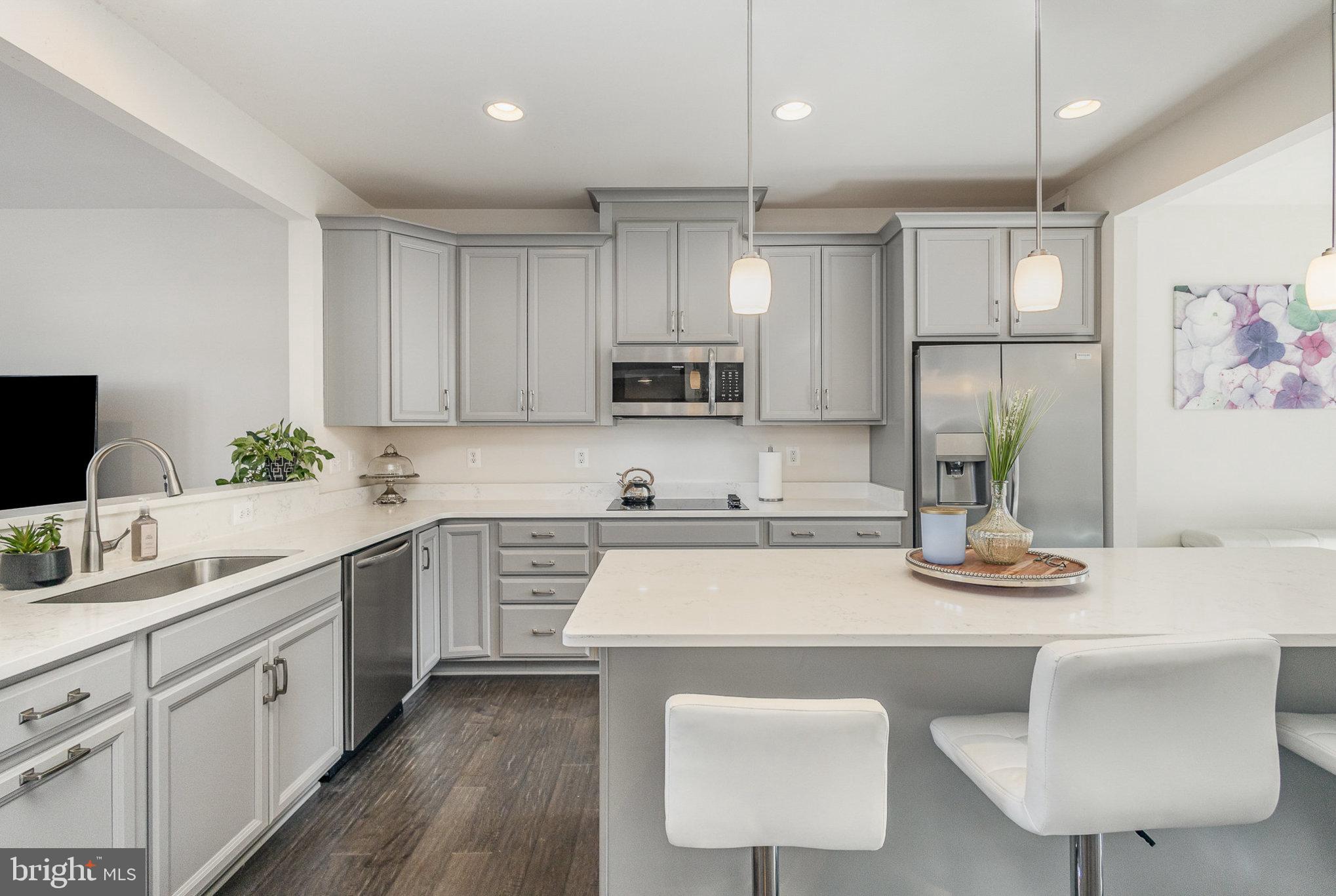 BRADLEY SQUARE - Residential