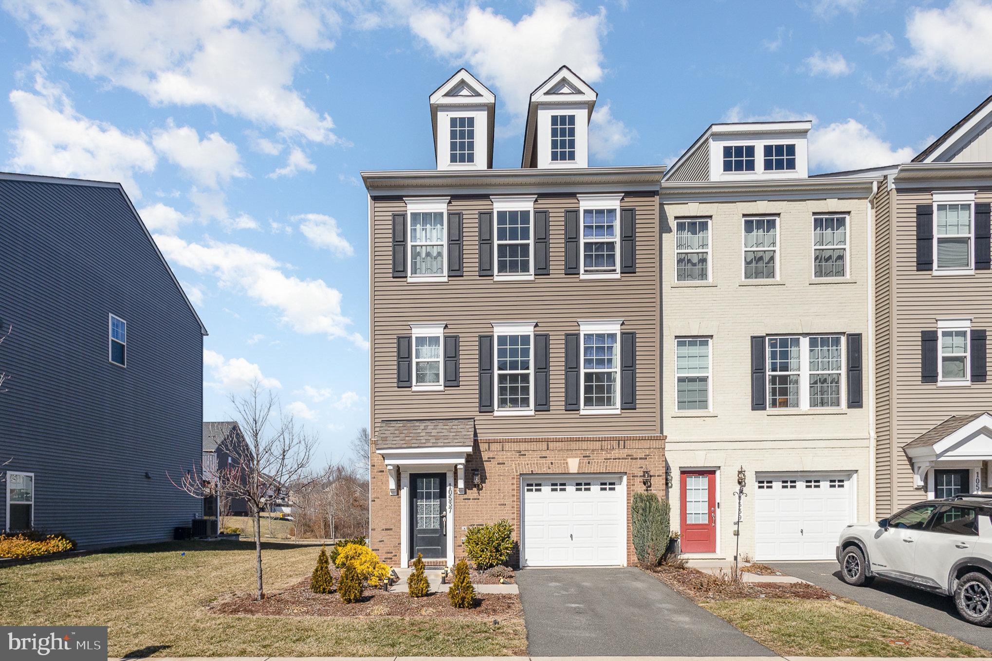 BRADLEY SQUARE - Residential