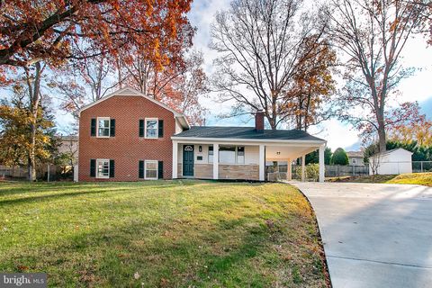 5716 TREMONT COURT ALEXANDRIA VA 22303