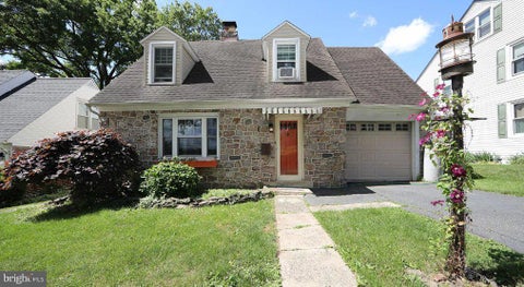 Homes For Sale - 10 E 8th Street<br/> POTTSTOWN, PA 19464