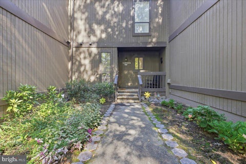 Condo For Sale - 11904 W Briar Patch Drive<br/> Chesterfield County, MIDLOTHIAN, VA 23113