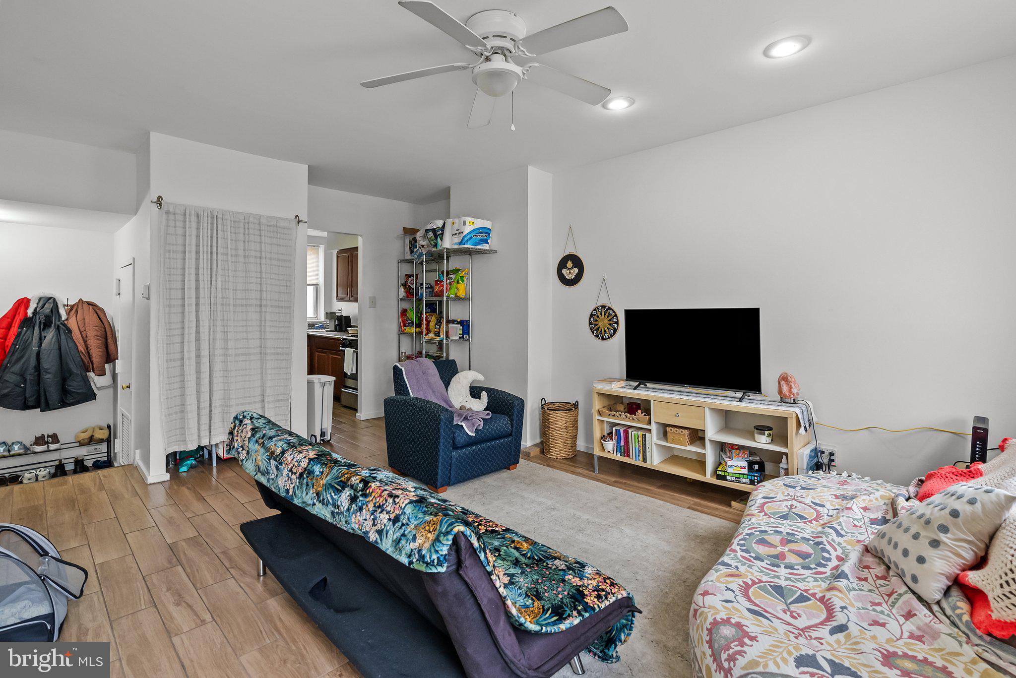 TEMPLE UNIVERSITY - Residential Lease