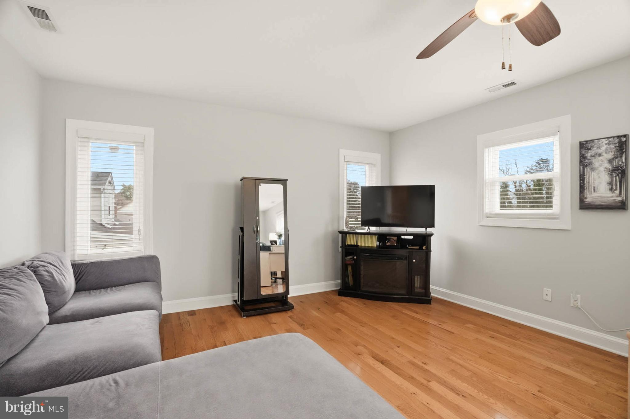 EAST KENWOOD PARK - Residential