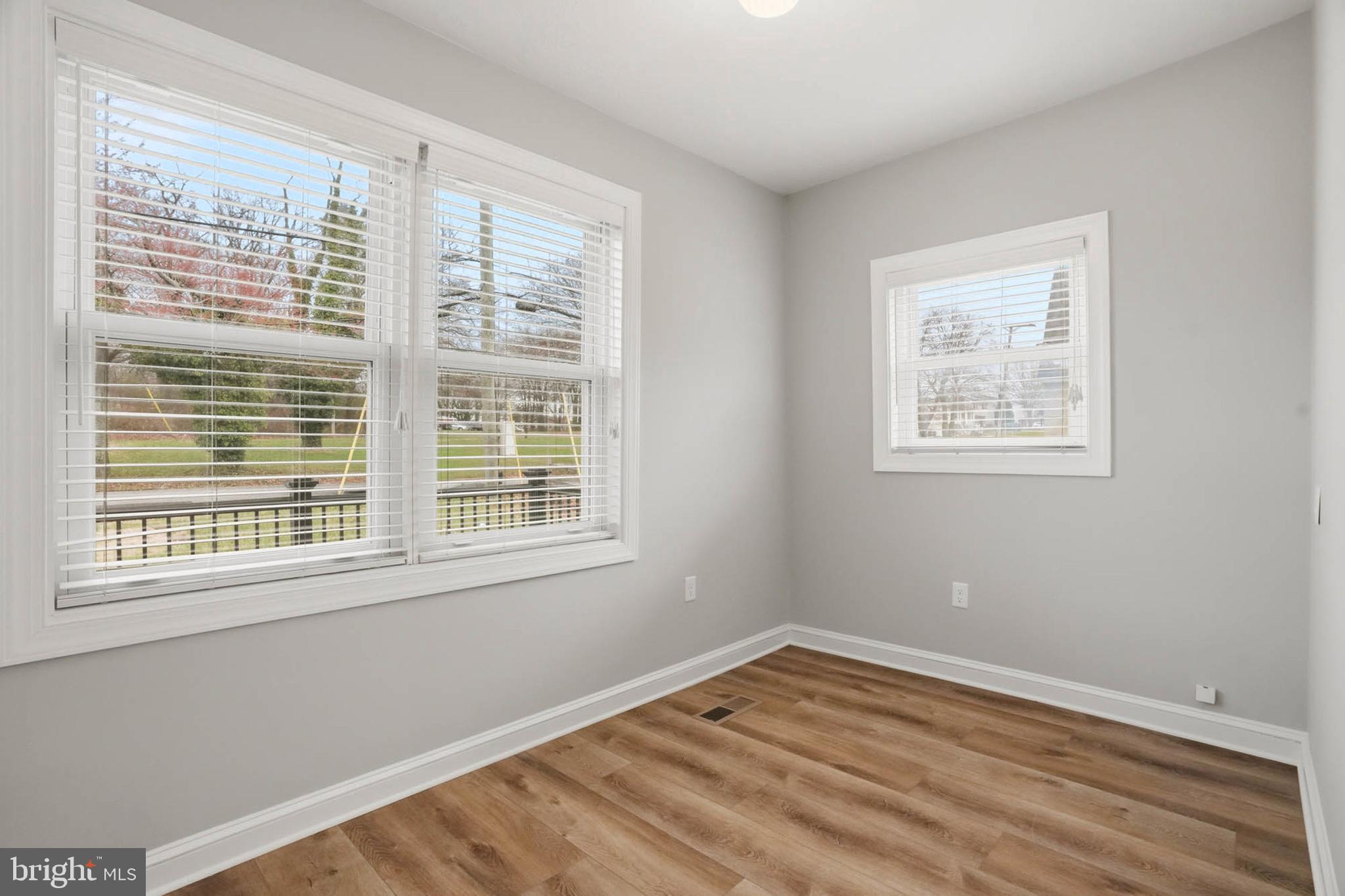 EAST KENWOOD PARK - Residential