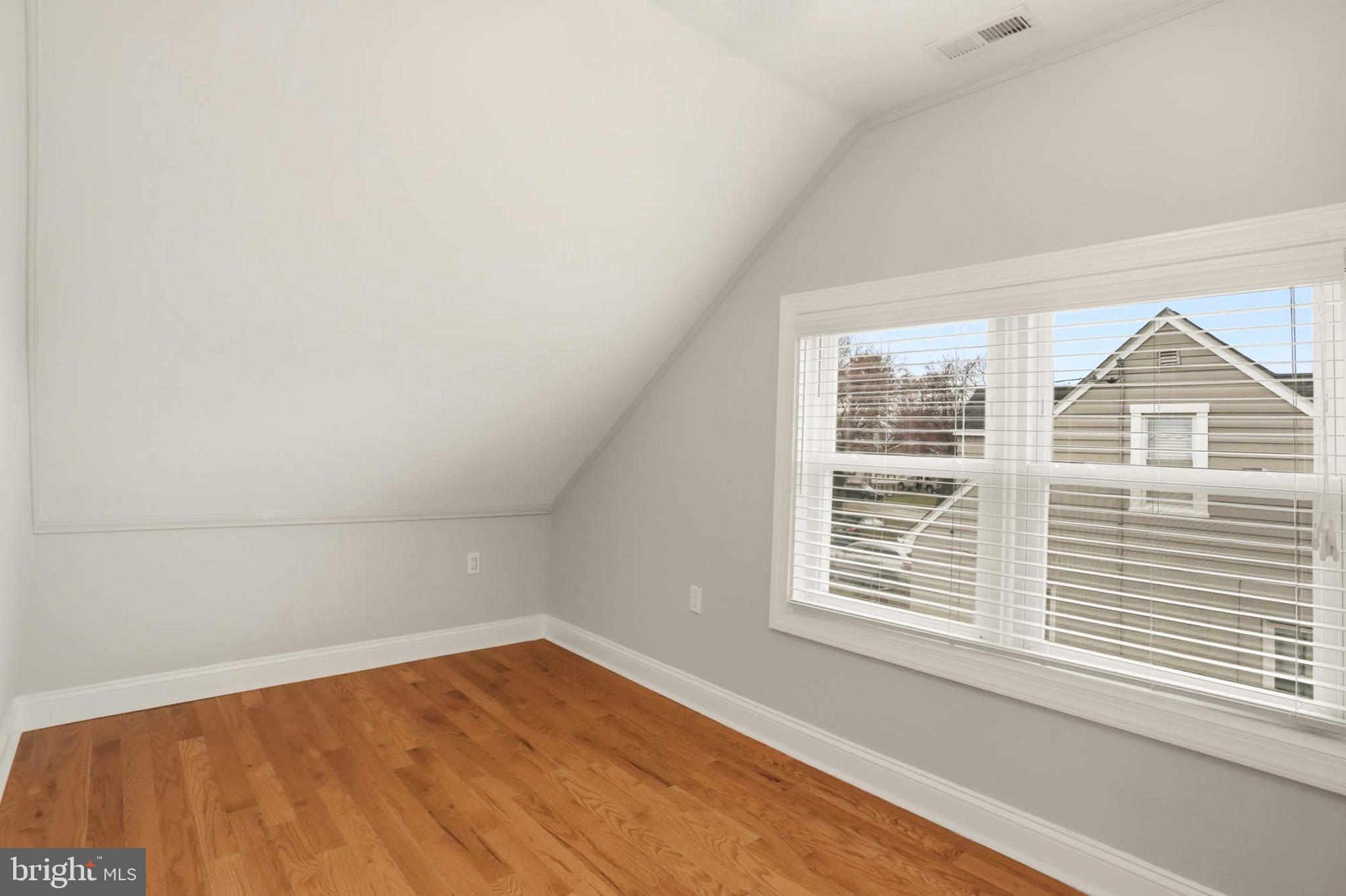 EAST KENWOOD PARK - Residential