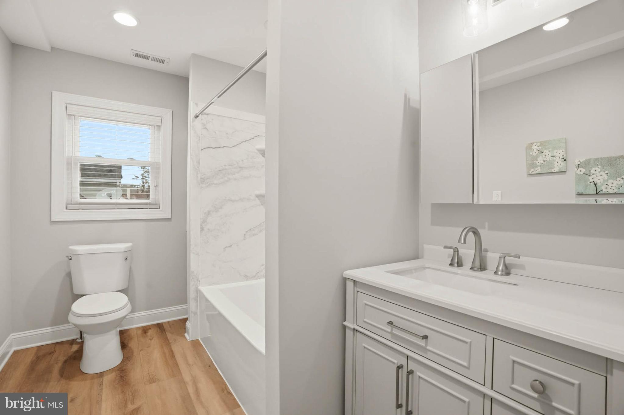 EAST KENWOOD PARK - Residential