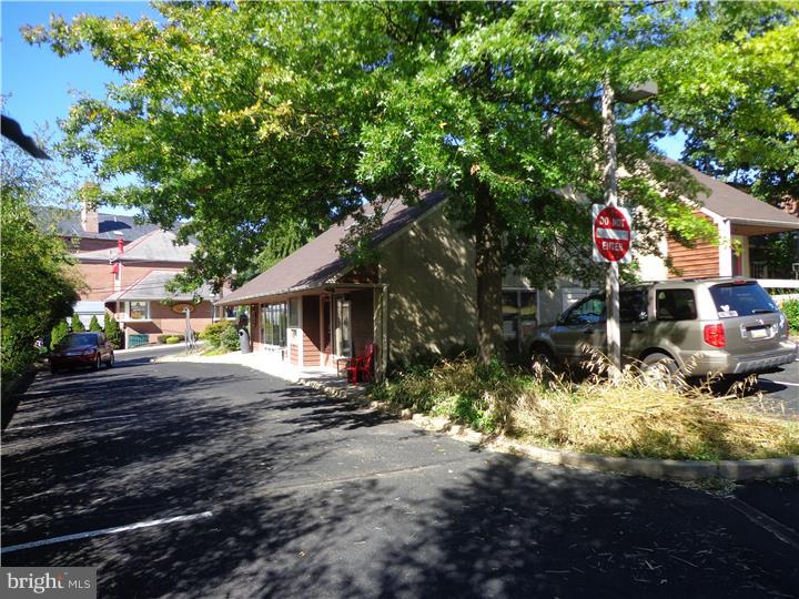 DOYLESTOWN BORO - Commercial Lease
