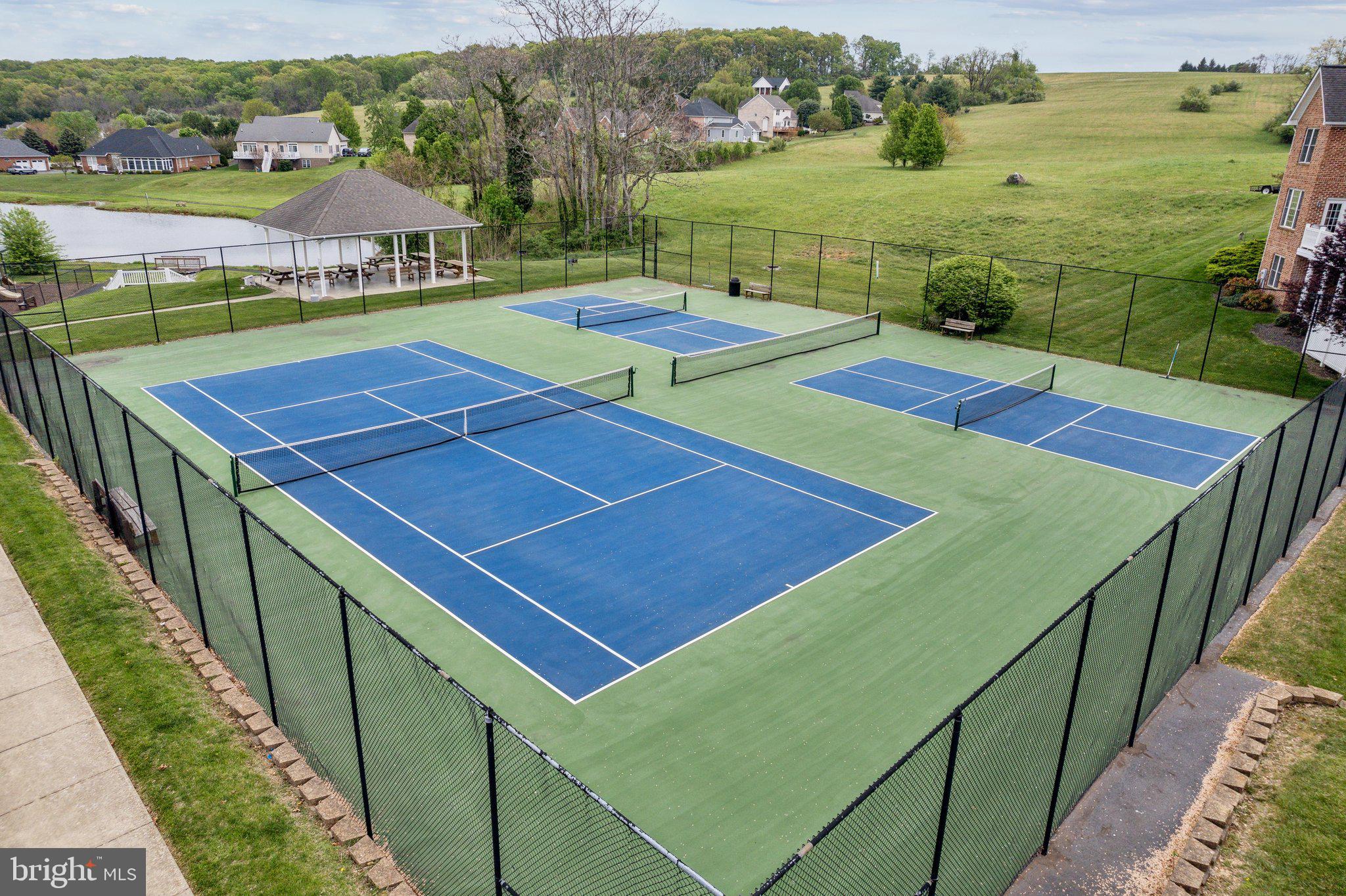 SPRING LAKES - Residential