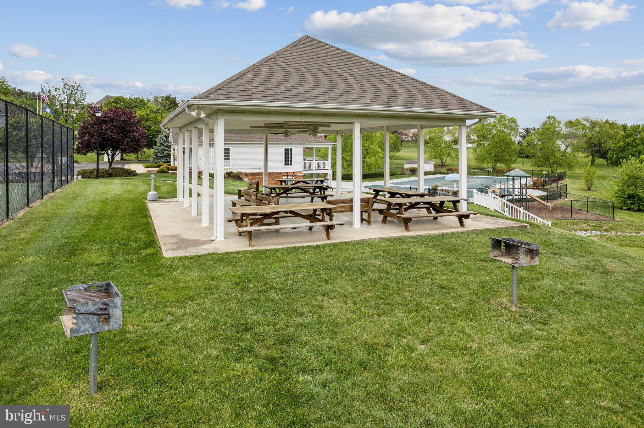 SPRING LAKES - Residential