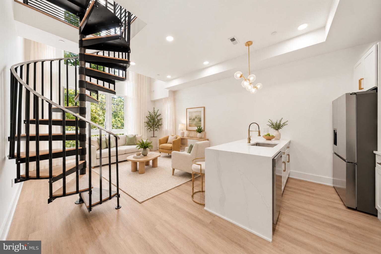 2105 M STREET NE 7