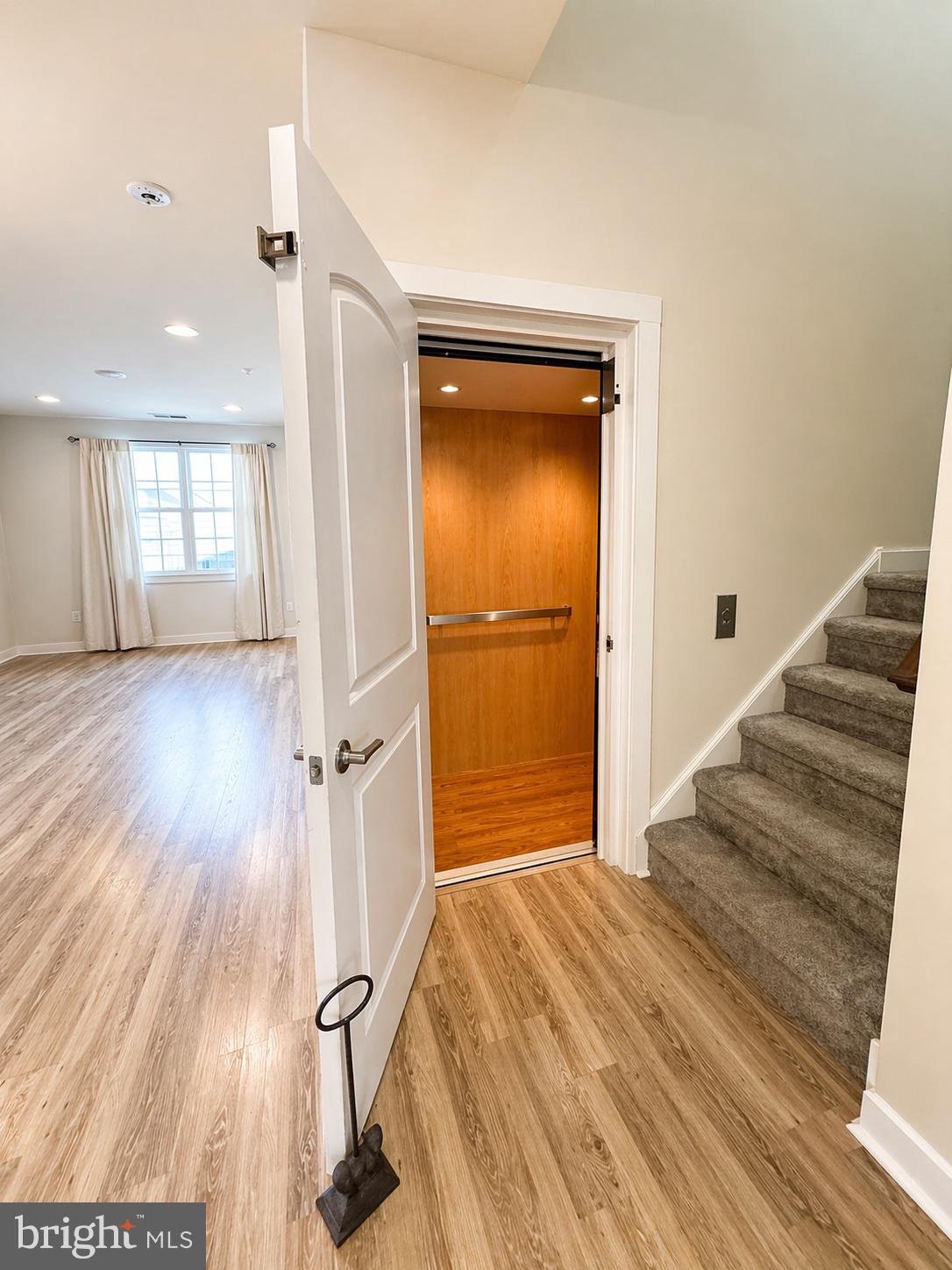 WATERSIDE - Residential