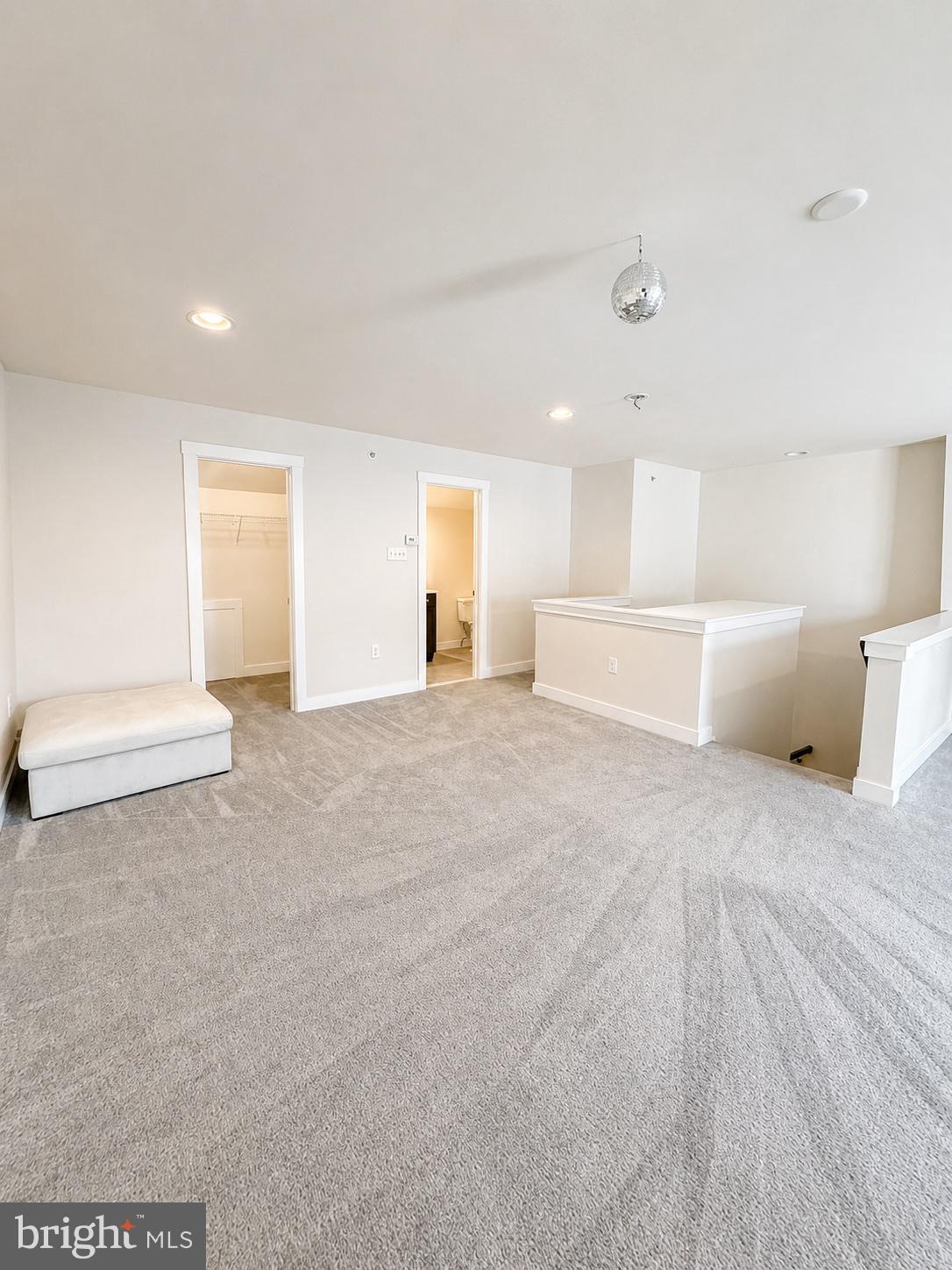 WATERSIDE - Residential