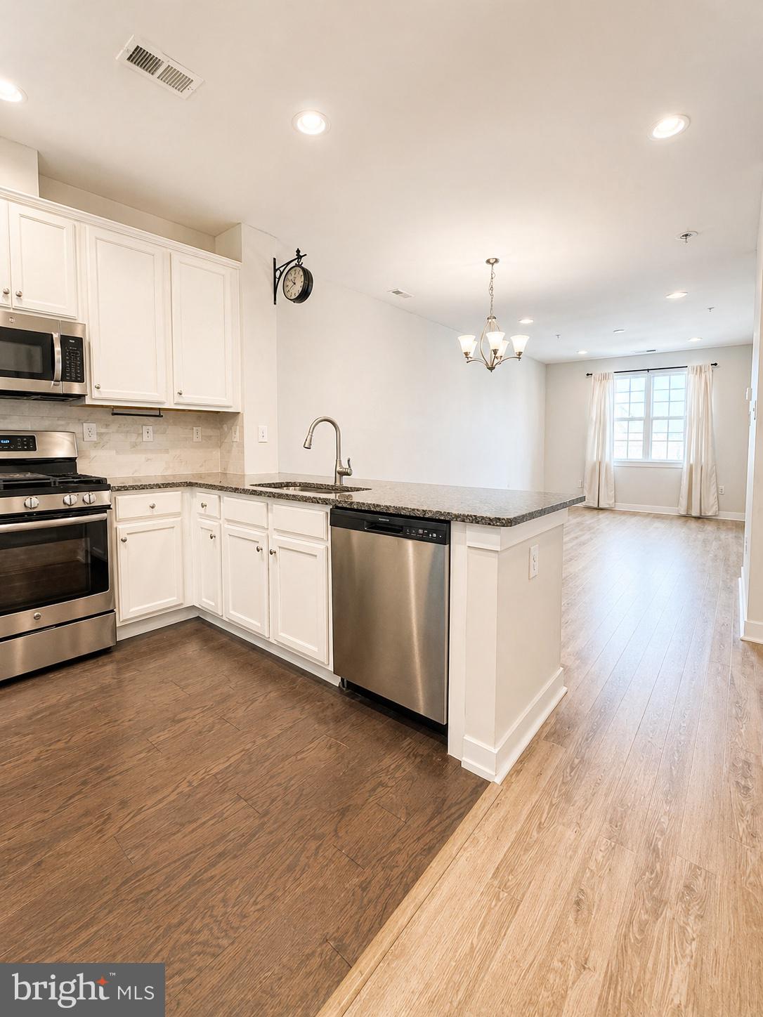 WATERSIDE - Residential