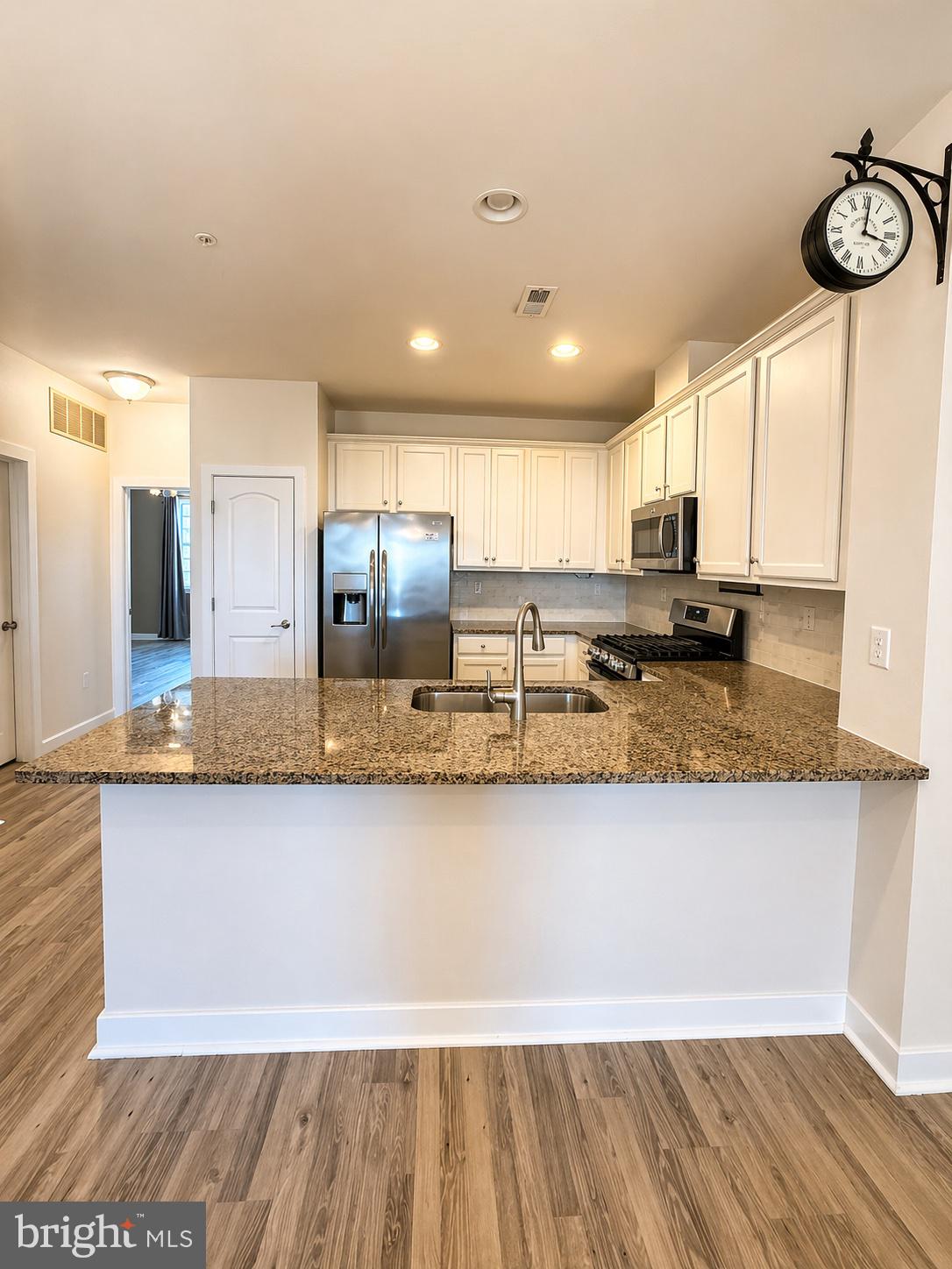 WATERSIDE - Residential