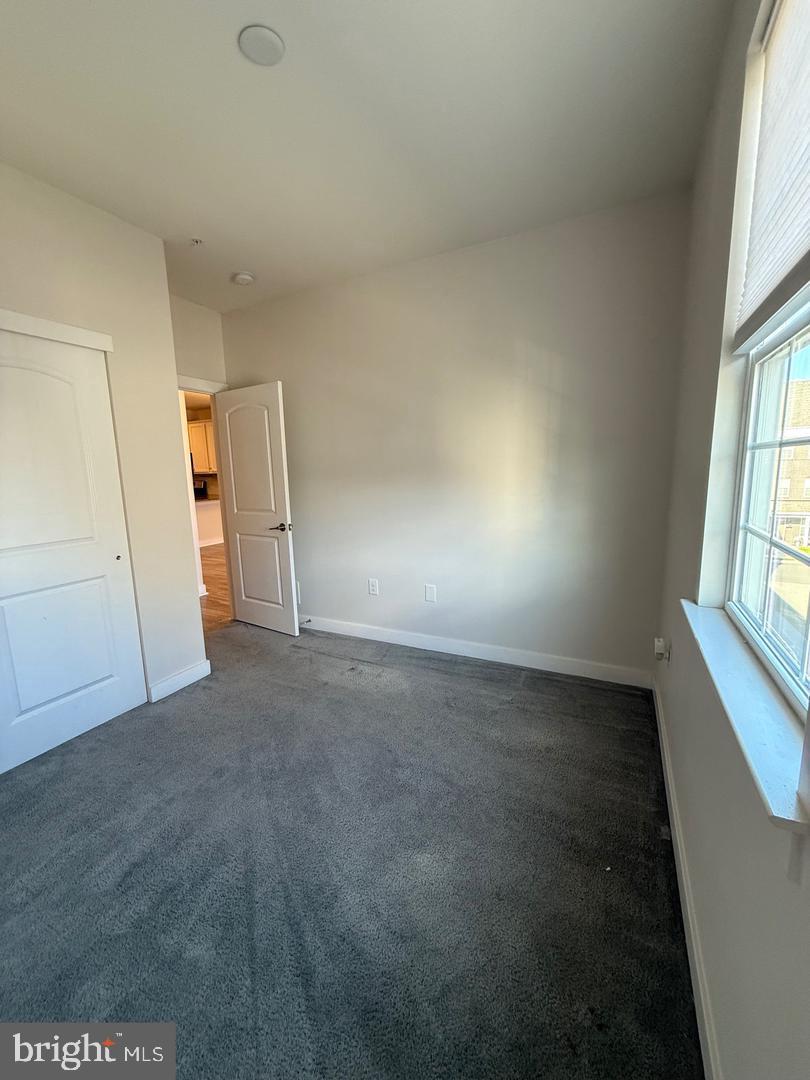 WATERSIDE - Residential