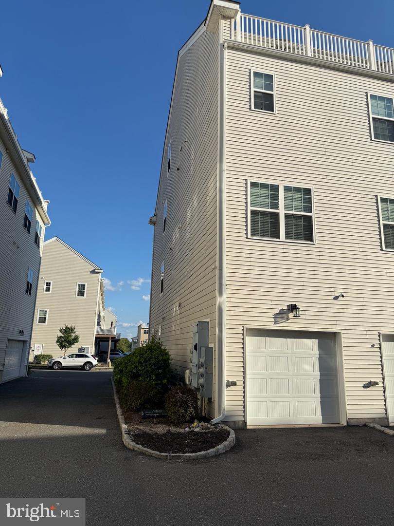 WATERSIDE - Residential