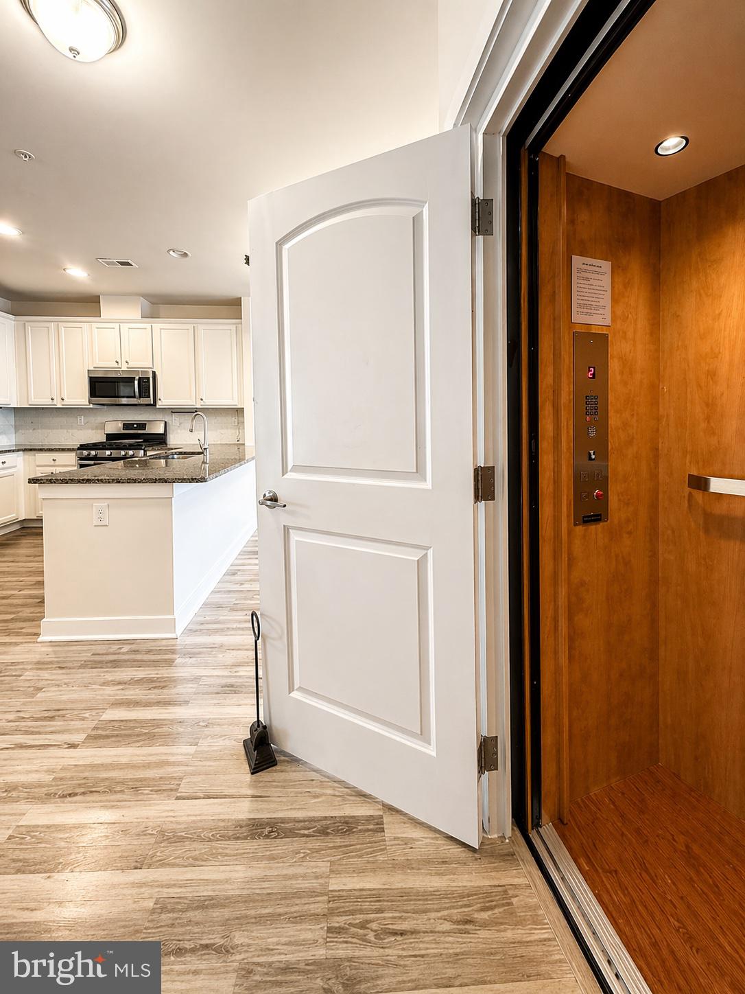 WATERSIDE - Residential