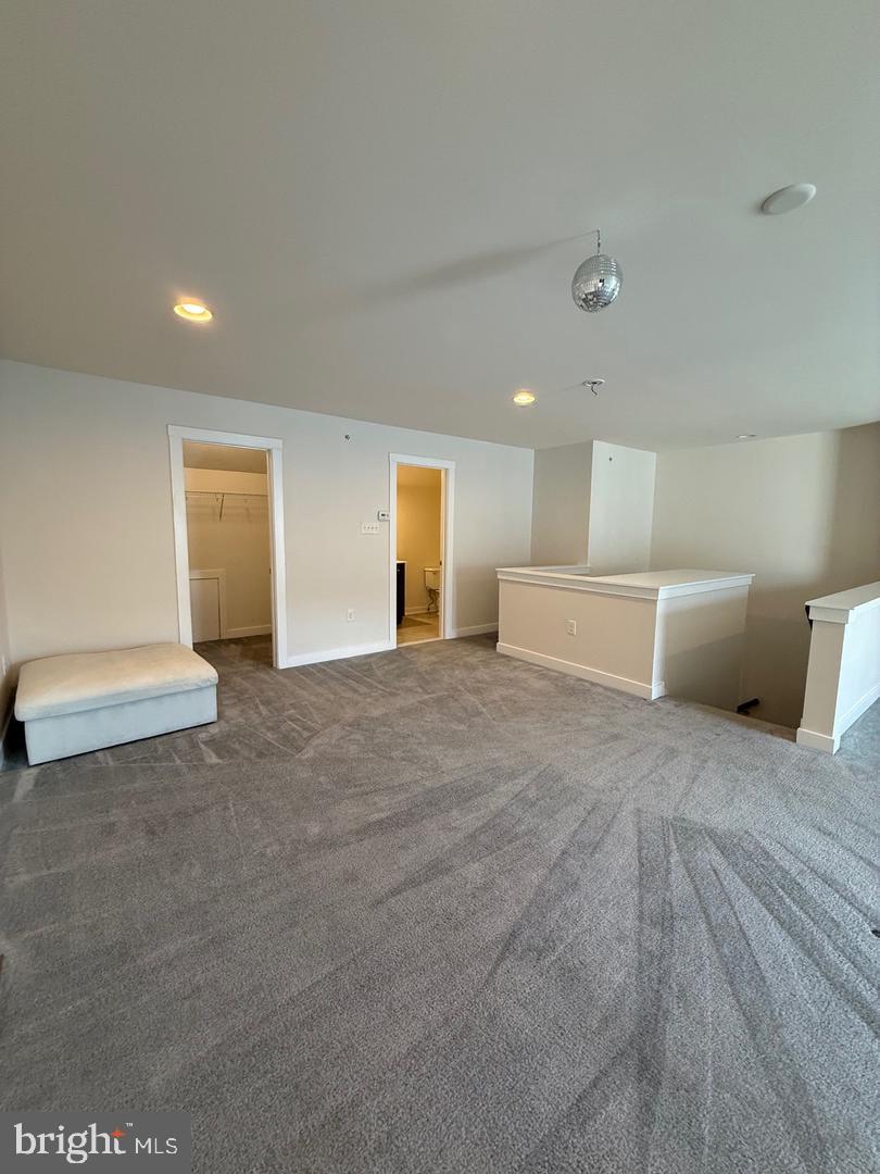 WATERSIDE - Residential