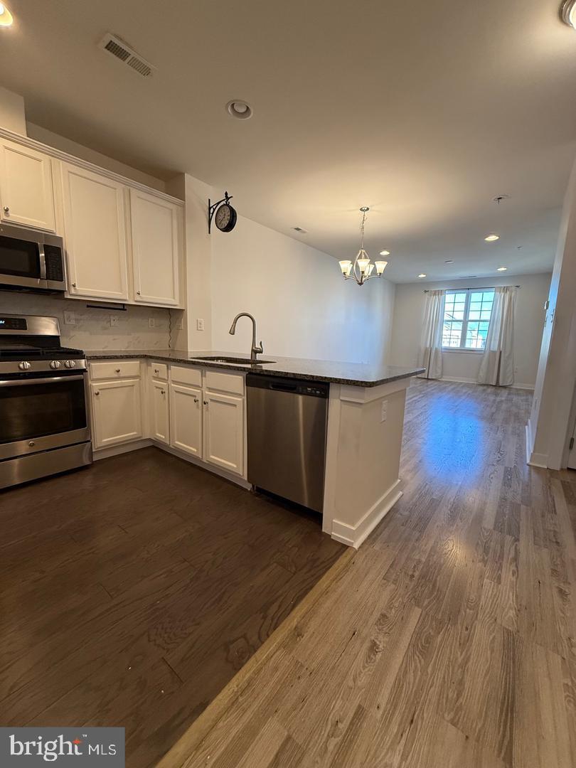 WATERSIDE - Residential