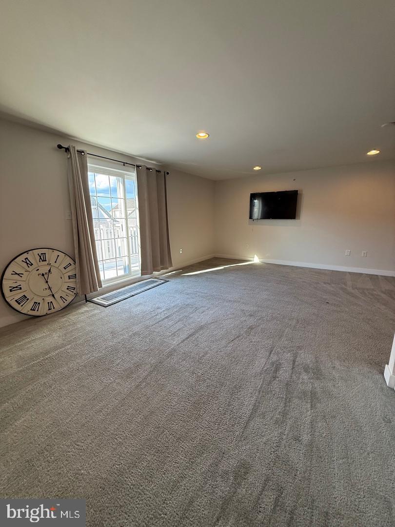 WATERSIDE - Residential